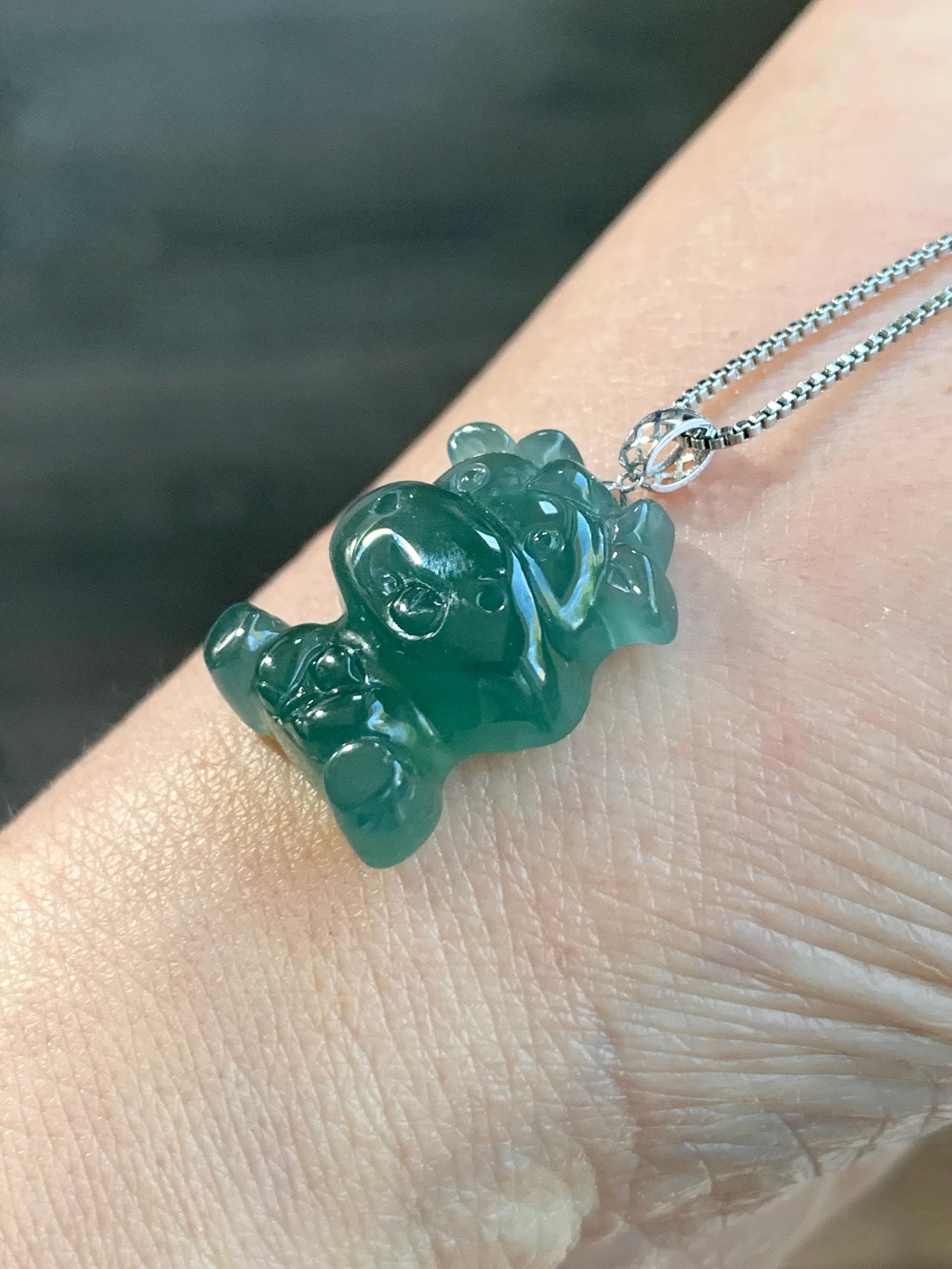 Natural Guatemalan Icy Translucent Gelatinous Teal Green Jadeite Baby Cow Pendant 18K White Gold 5g 天然冰胶危蓝绿翡翠小牛镶嵌吊坠