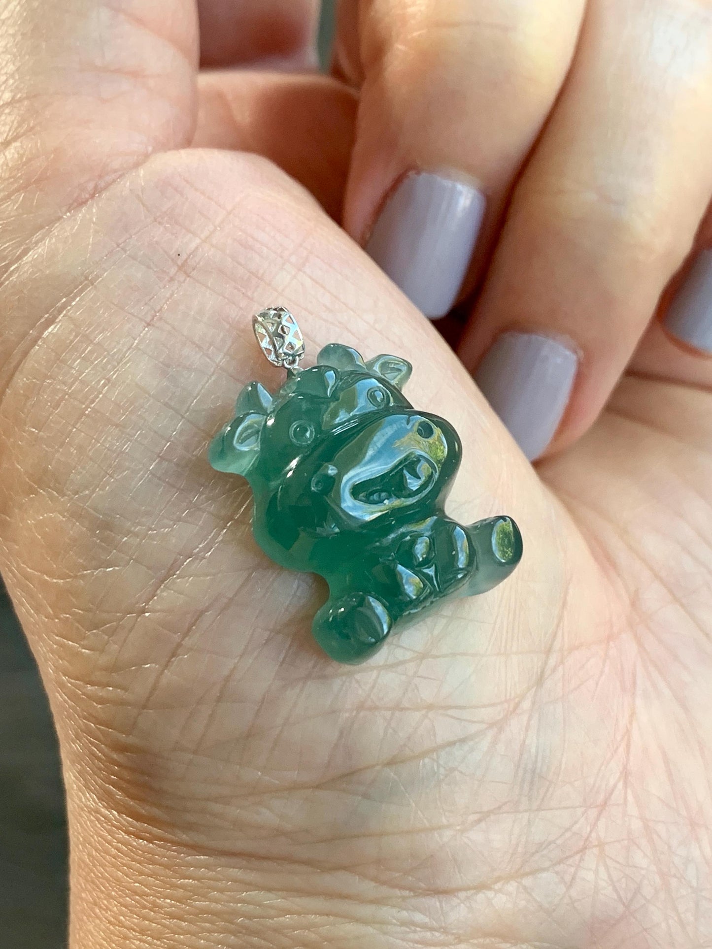 Natural Guatemalan Icy Translucent Gelatinous Teal Green Jadeite Baby Cow Pendant 18K White Gold 5g 天然冰胶危蓝绿翡翠小牛镶嵌吊坠