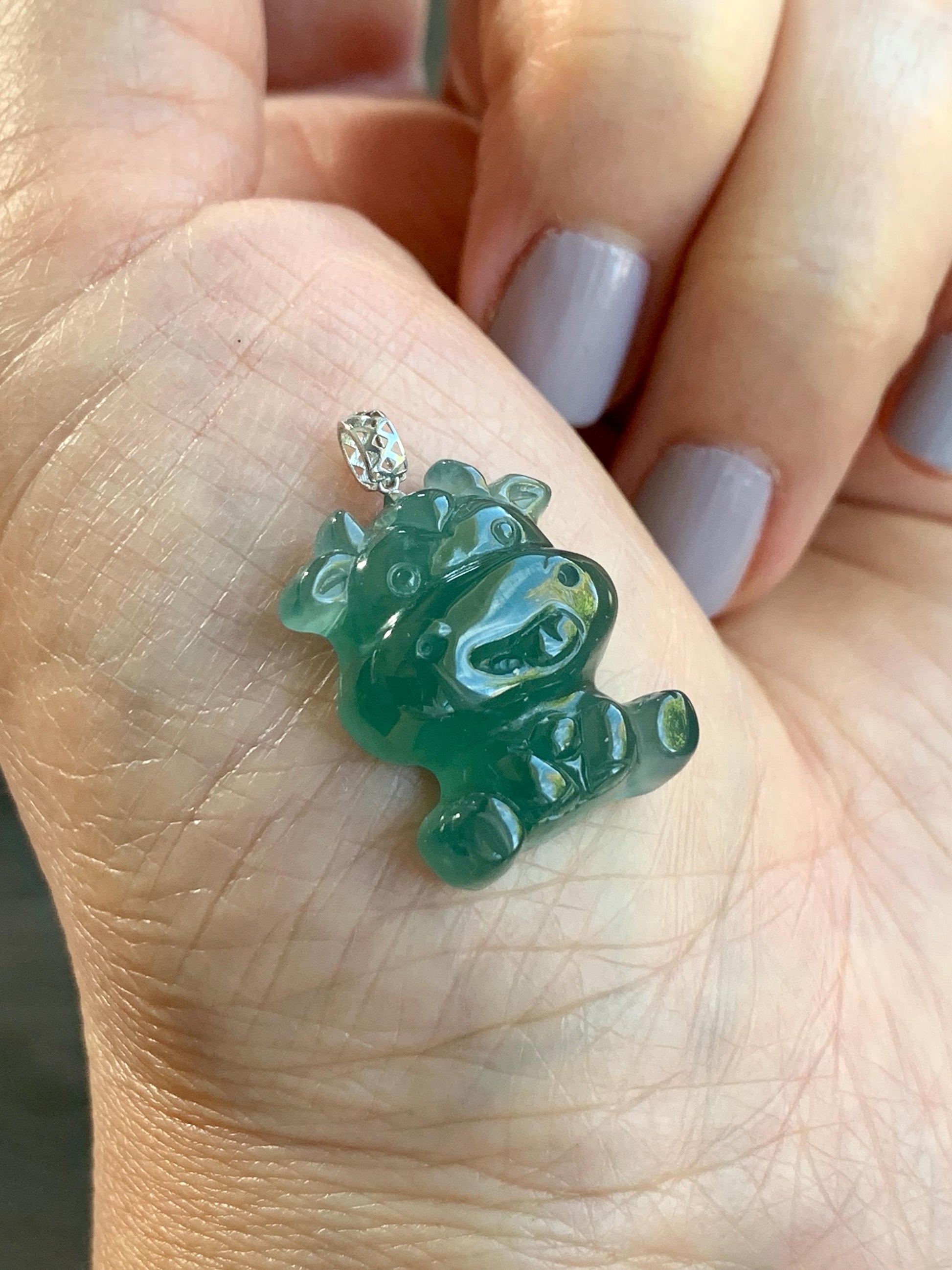 Natural Guatemalan Icy Translucent Gelatinous Teal Green Jadeite Baby Cow Pendant 18K White Gold 5g 天然冰胶危蓝绿翡翠小牛镶嵌吊坠