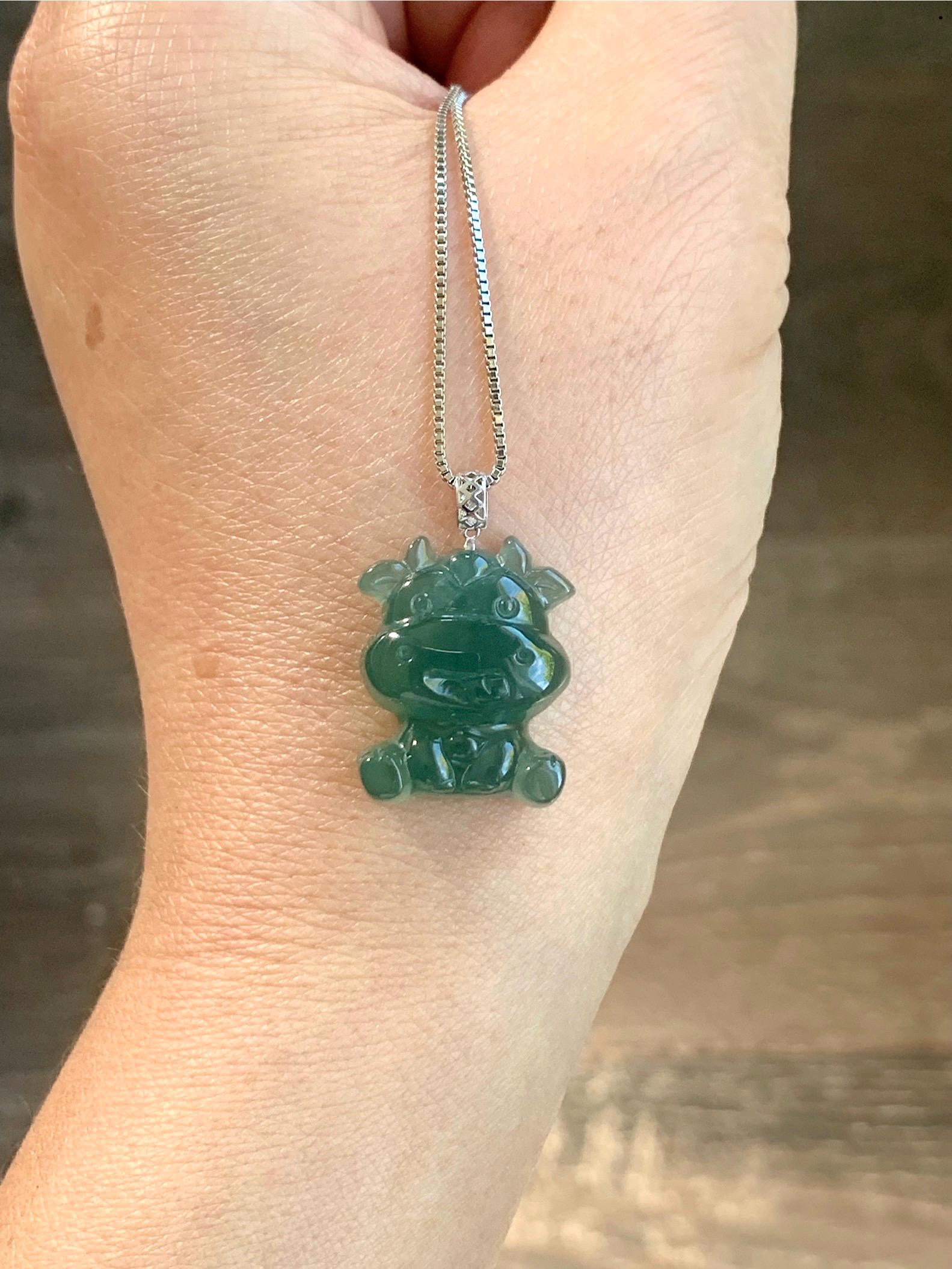Natural Guatemalan Icy Translucent Gelatinous Teal Green Jadeite Baby Cow Pendant 18K White Gold 5g 天然冰胶危蓝绿翡翠小牛镶嵌吊坠