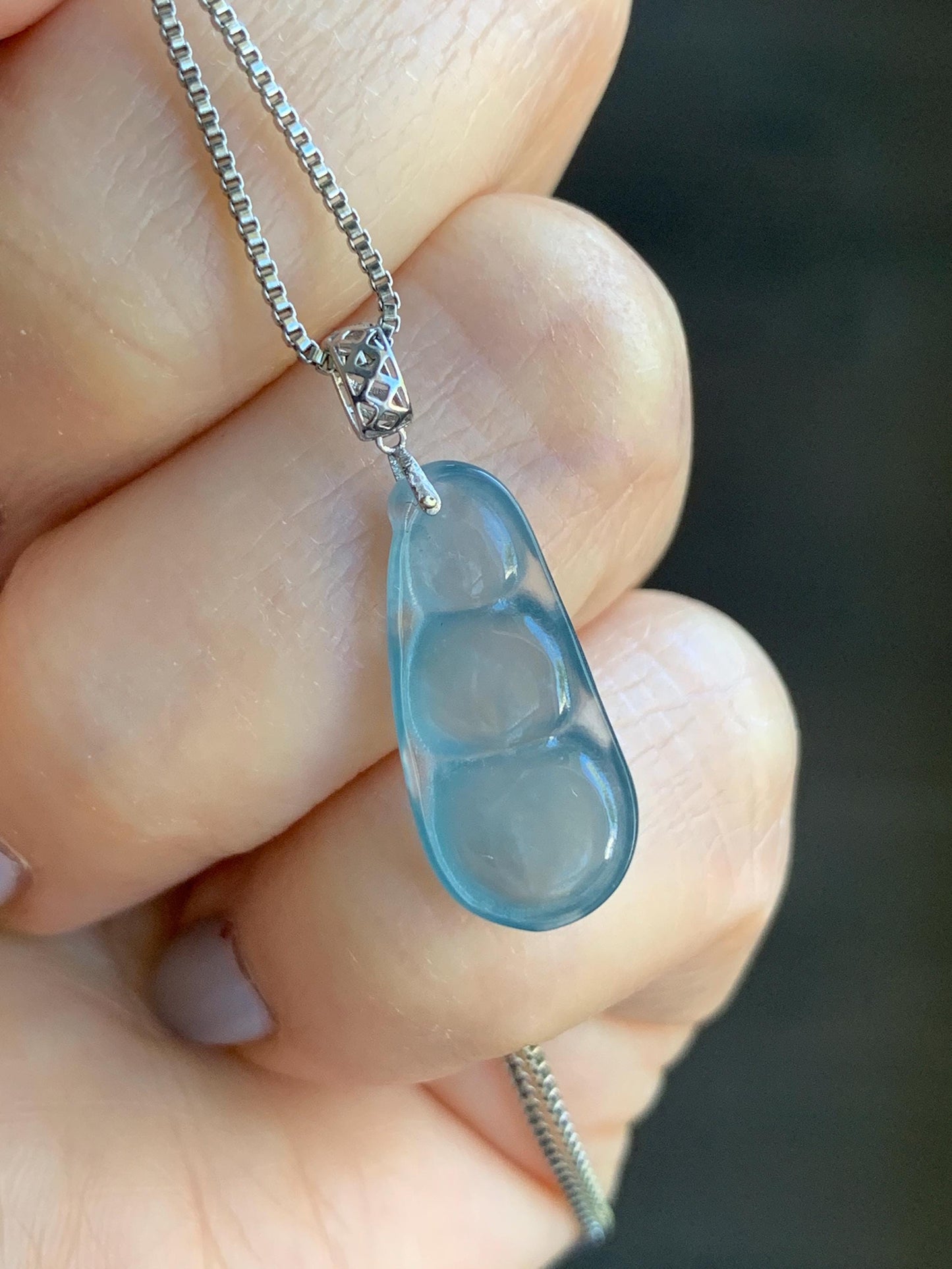 Petite Natural Guatemalan Icy Highly Translucent Gelatinous Light Blue Jadeite Carved Peapod Pendant 18K White Gold 天然冰危浅蓝起光翡翠福豆镶嵌吊坠 XDD712B
