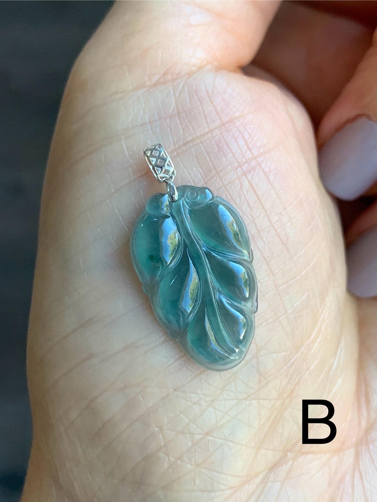 Petite Natural Guatemalan Premium Icy Highly Translucent Teal Blue Teal Green Jadeite Leaf Pendant 18K Gold 天然老种高冰危蓝绿翡翠大叶有成镶嵌吊坠 XYZ928
