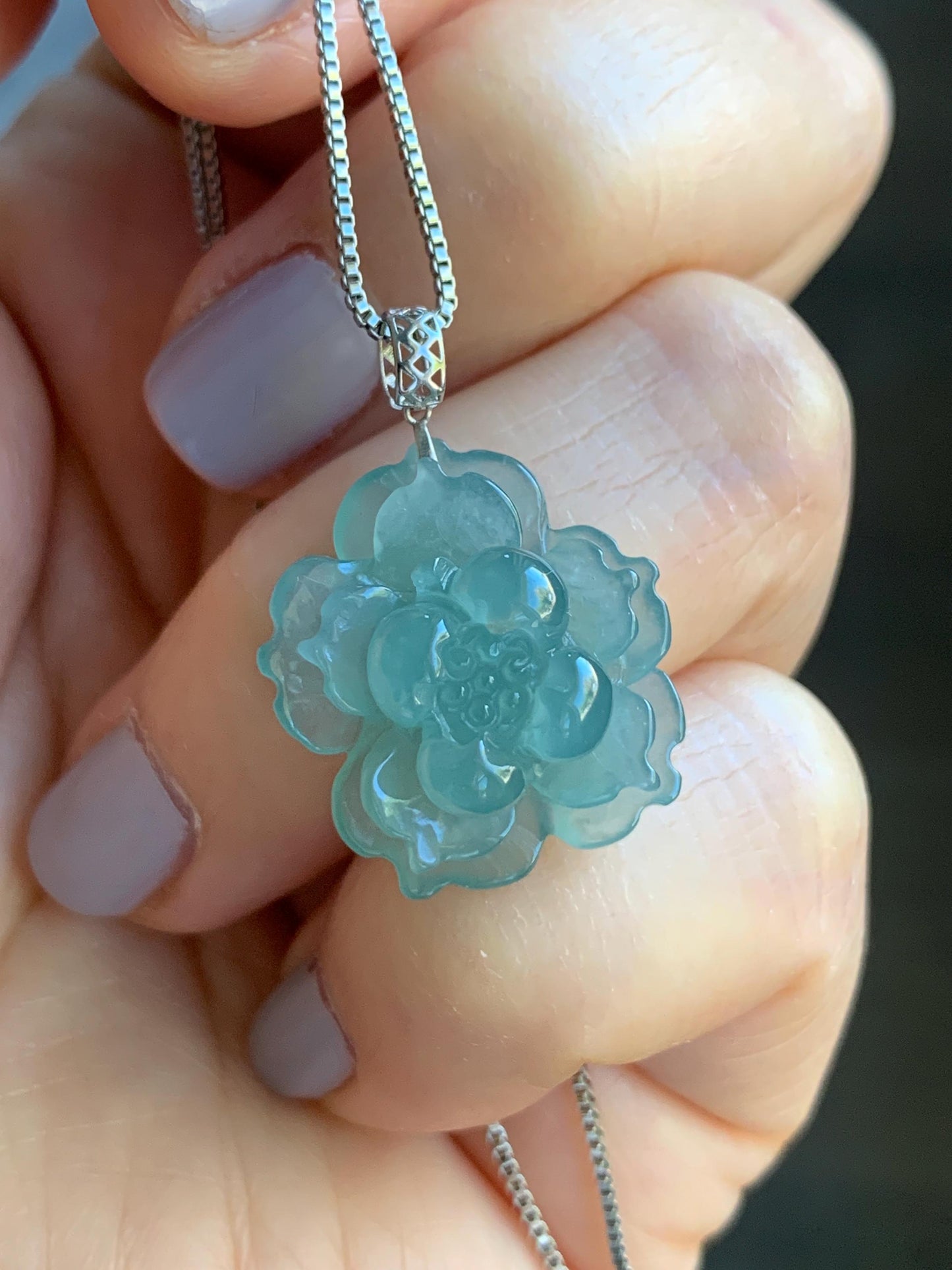 Natural Guatemalan Icy Highly Translucent Teal Blue Jadeite Lotus Flower Pendant 18K White Gold 4g 天然冰危蓝翡翠莲花镶嵌吊坠 DLH620D