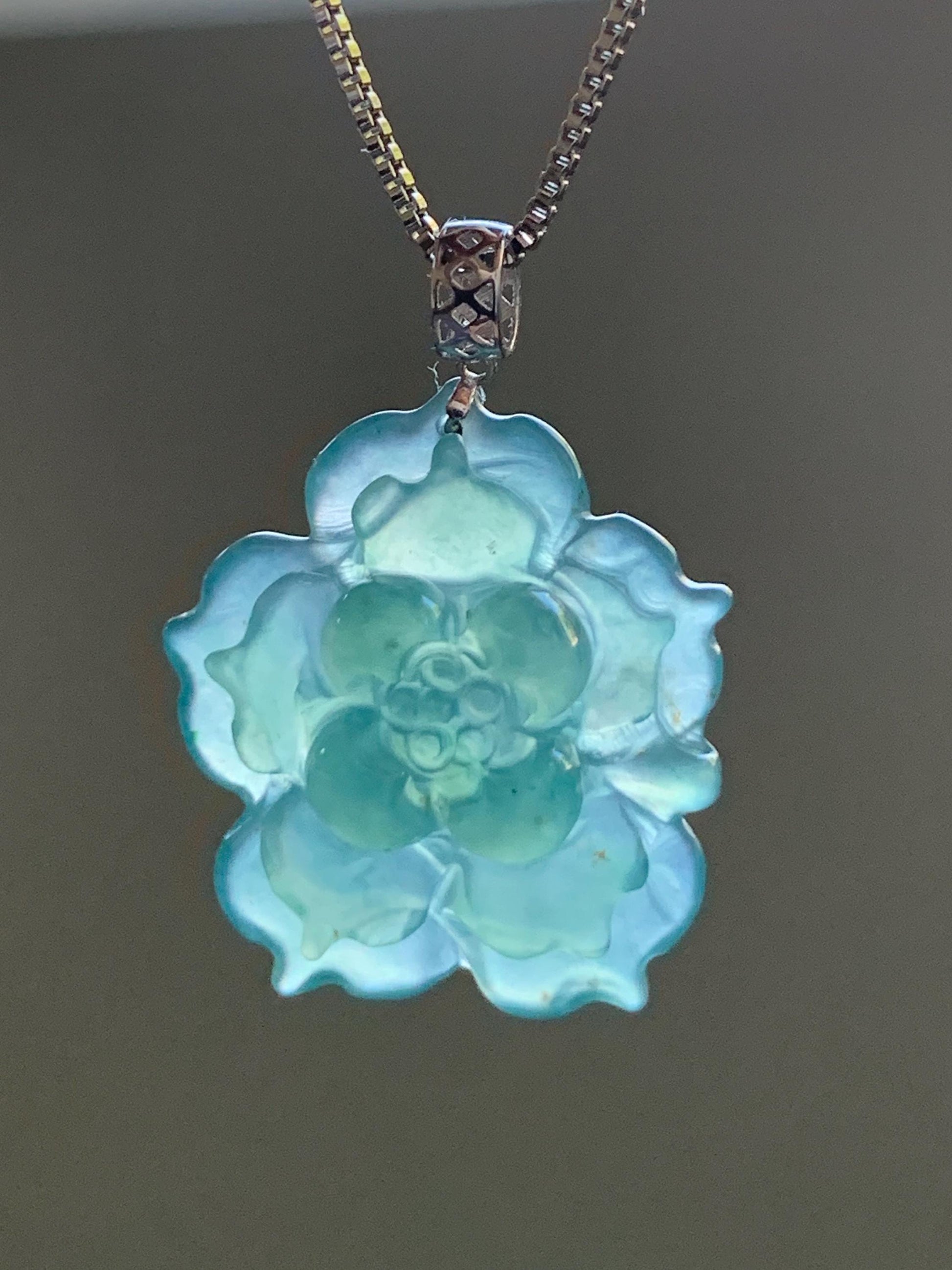 Natural Guatemalan Icy Highly Translucent Teal Blue Jadeite Lotus Flower Pendant 18K White Gold 3g 天然冰危蓝翡翠莲花镶嵌吊坠 DLH620C