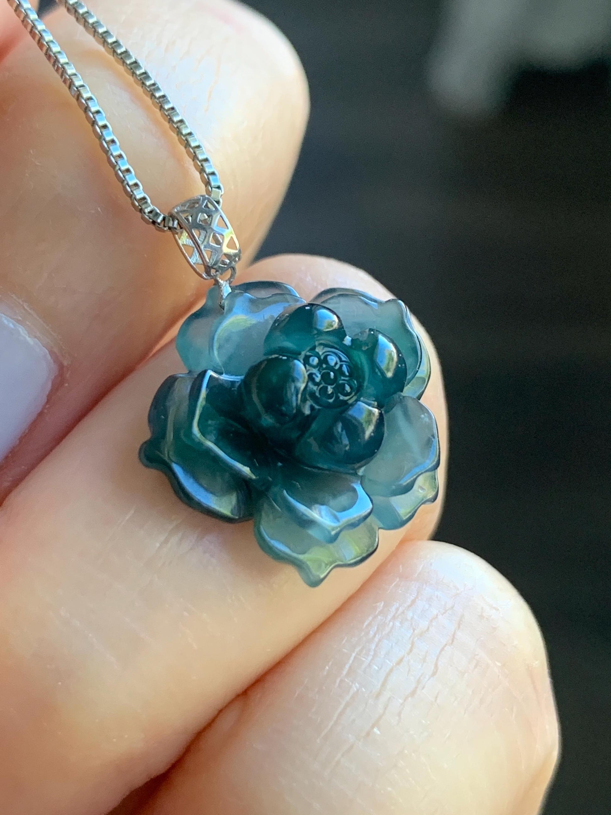 Natural Guatemalan Icy Highly Translucent Deep Indigo Blue Jadeite Lotus Flower Pendant 18K White Gold 2g 天然冰危深蓝翡翠莲花镶嵌吊坠 DLH620B