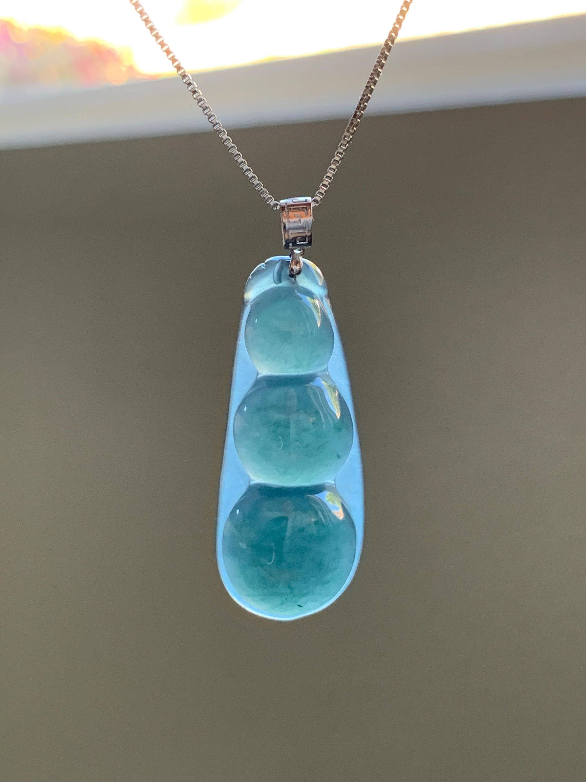 Large Natural Guatemalan Icy Translucent Dark Teal Blue Jadeite Large Peapod Pendant 18K White Gold 6g 天然冰危深蓝翡翠福豆镶嵌吊坠 SLD67B