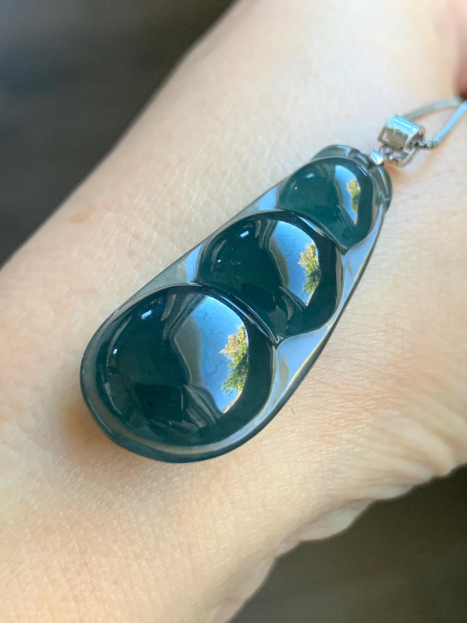 Large Natural Guatemalan Icy Translucent Dark Teal Blue Jadeite Large Peapod Pendant 18K White Gold 6g 天然冰危深蓝翡翠福豆镶嵌吊坠 SLD67B