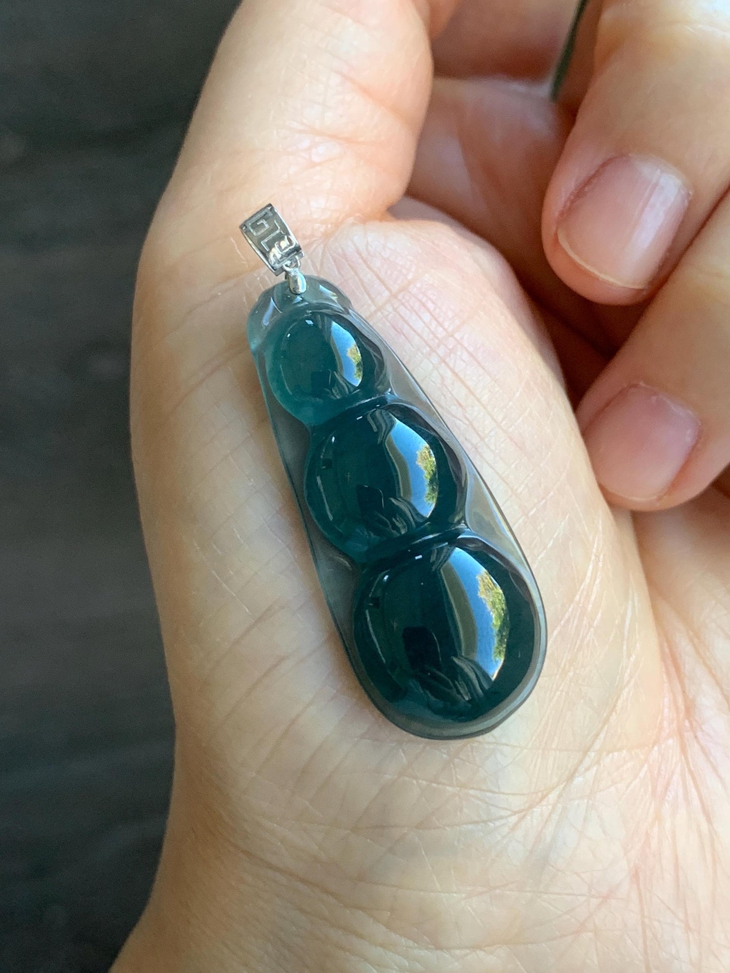 Large Natural Guatemalan Icy Translucent Dark Teal Blue Jadeite Large Peapod Pendant 18K White Gold 6g 天然冰危深蓝翡翠福豆镶嵌吊坠 SLD67B