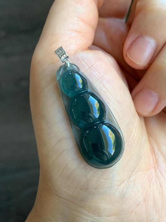Large Natural Guatemalan Icy Translucent Dark Teal Blue Jadeite Large Peapod Pendant 18K White Gold 6g 天然冰危深蓝翡翠福豆镶嵌吊坠 SLD67B