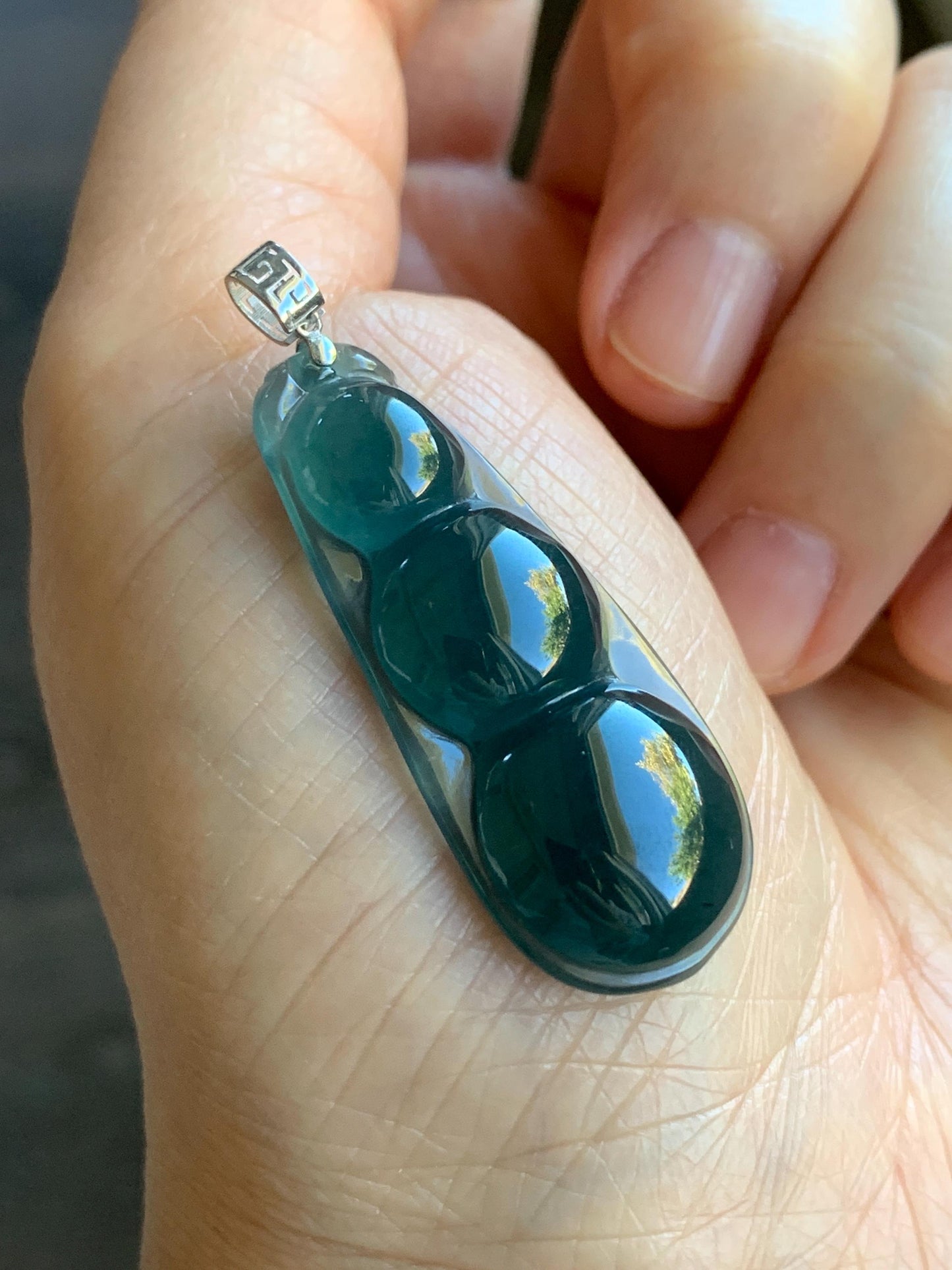 Large Natural Guatemalan Icy Translucent Dark Teal Blue Jadeite Large Peapod Pendant 18K White Gold 6g 天然冰危深蓝翡翠福豆镶嵌吊坠 SLD67B