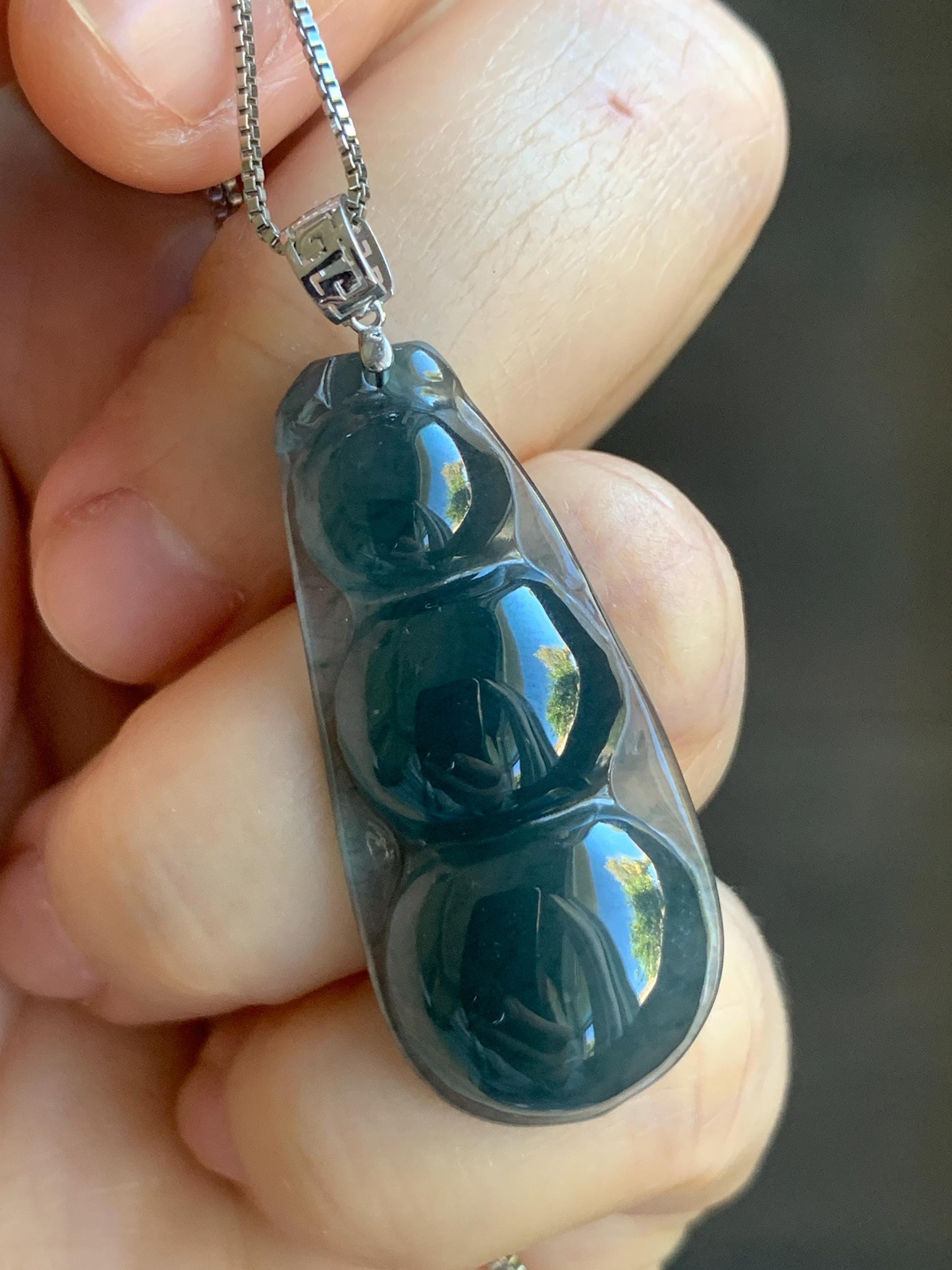 Large Natural Guatemalan Icy Translucent Dark Teal Blue Jadeite Large Peapod Pendant 18K White Gold 5g 天然冰危深蓝翡翠福豆镶嵌吊坠 SLD67A