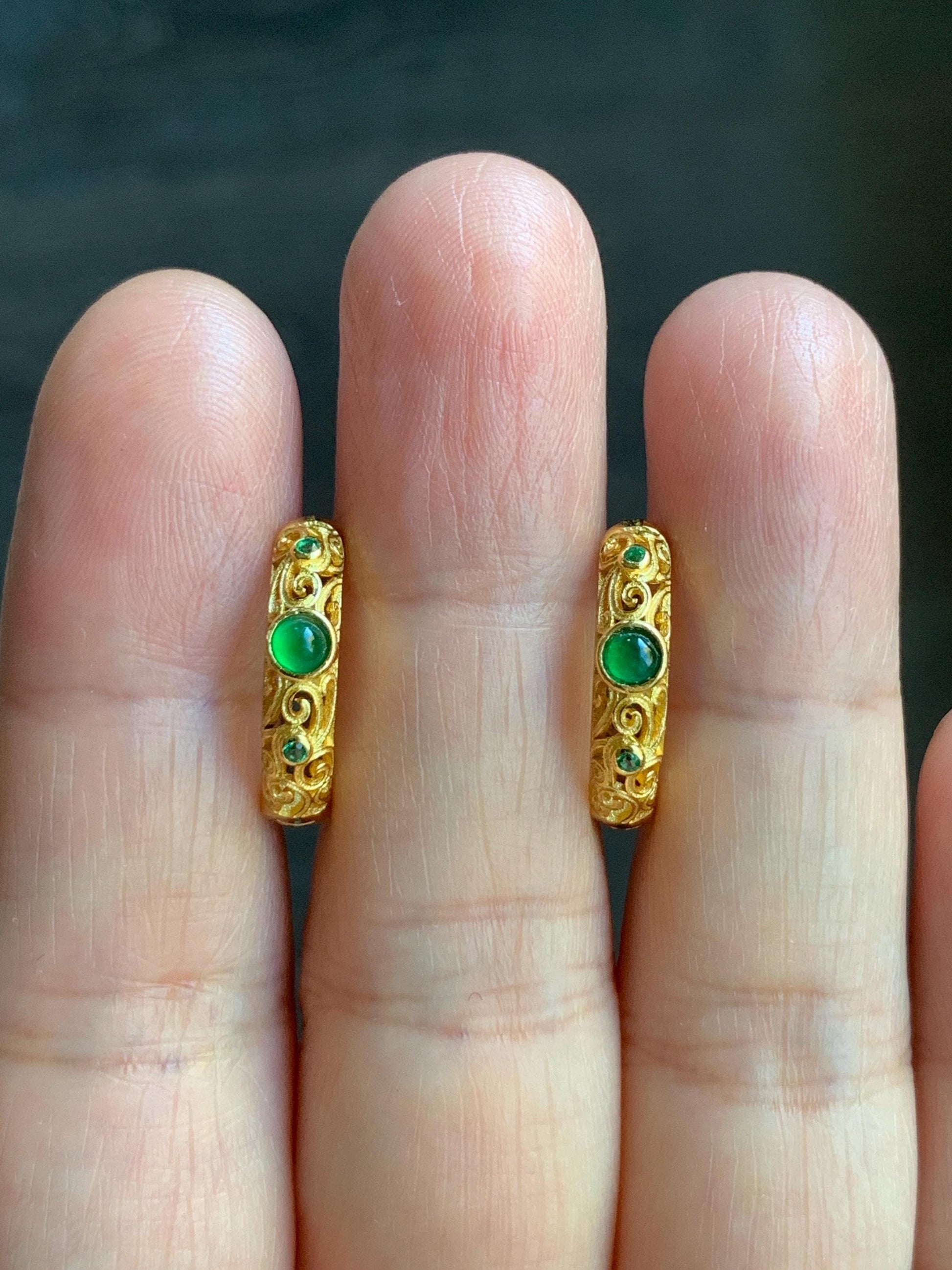 Natural Guatemalan Icy Translucent Vibrant Green Jadeite Hoop Huggie Earrings S925 Silver Yellow Gold Finish 天然冰危绿翡翠银镶耳包 L