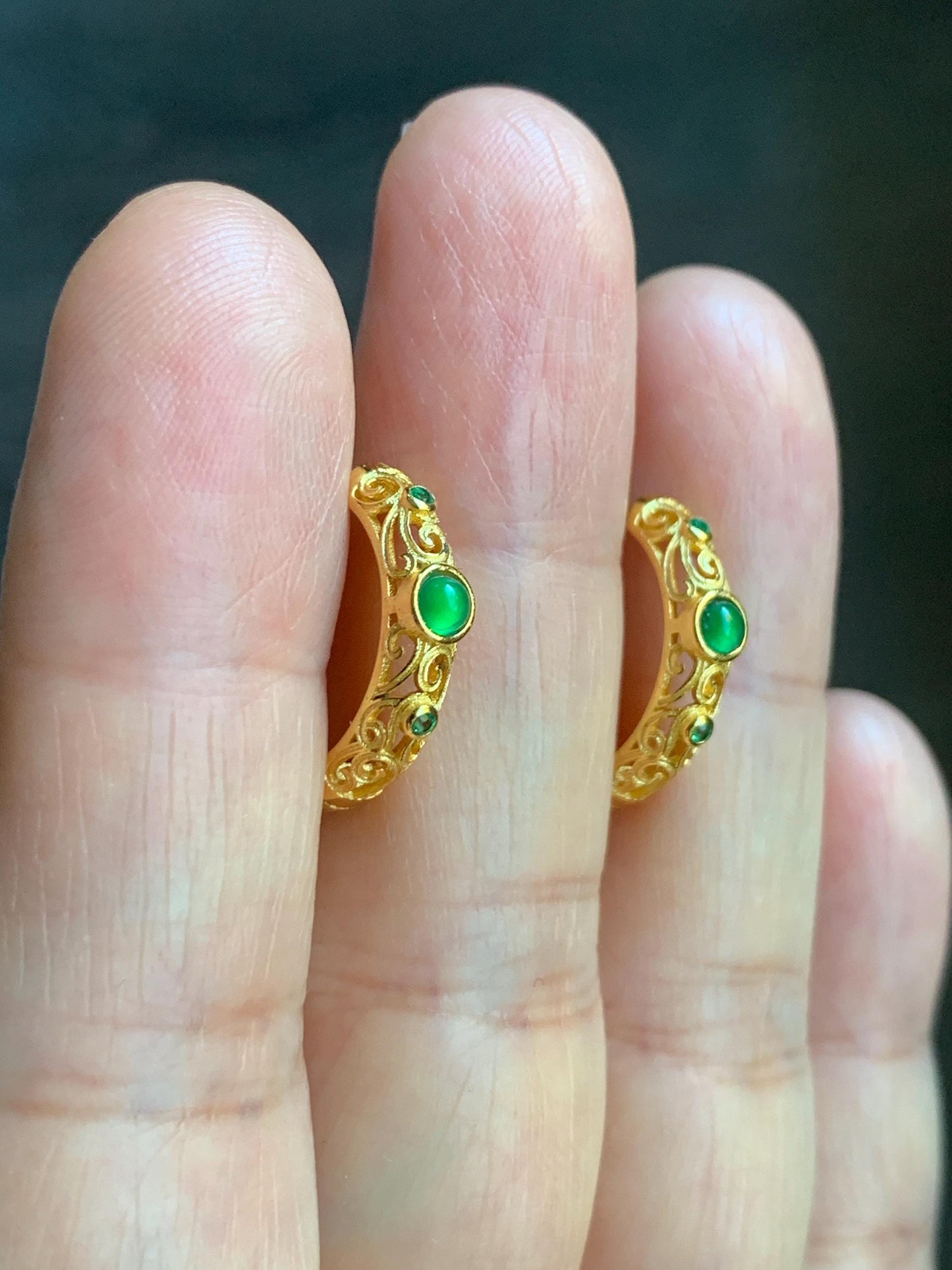 Natural Guatemalan Icy Translucent Vibrant Green Jadeite Hoop Huggie Earrings S925 Silver Yellow Gold Finish 天然冰危绿翡翠银镶耳包 L