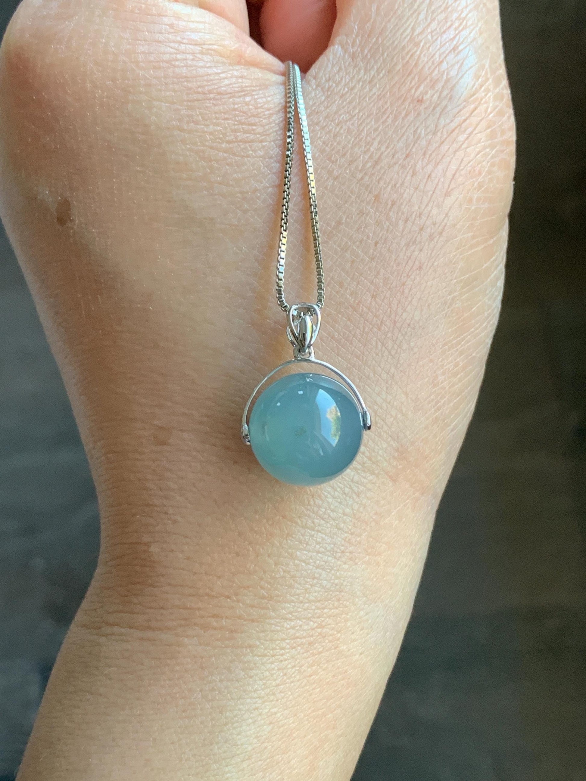 Certified Natural Guatemalan Icy Highly Translucent Gelatinous Blue Jadeite Sphere Bead Spinner Pendant 18K White Gold 天然冰危蓝翡翠单珠镶嵌吊坠 3028