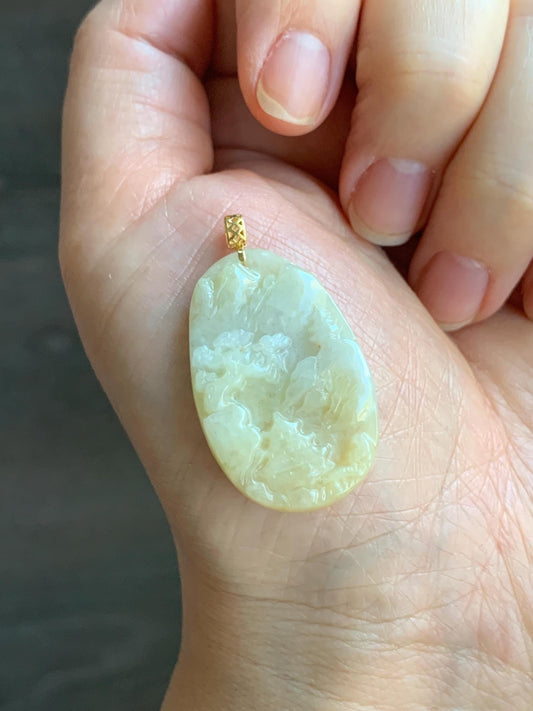 Natural Burmese Translucent Light Beige & Yellow Marbled Jadeite Shan Shui Pai Landscape Pendant 18K Yellow Gold 6g 天然缅甸飘黄翡翠山水牌吊坠