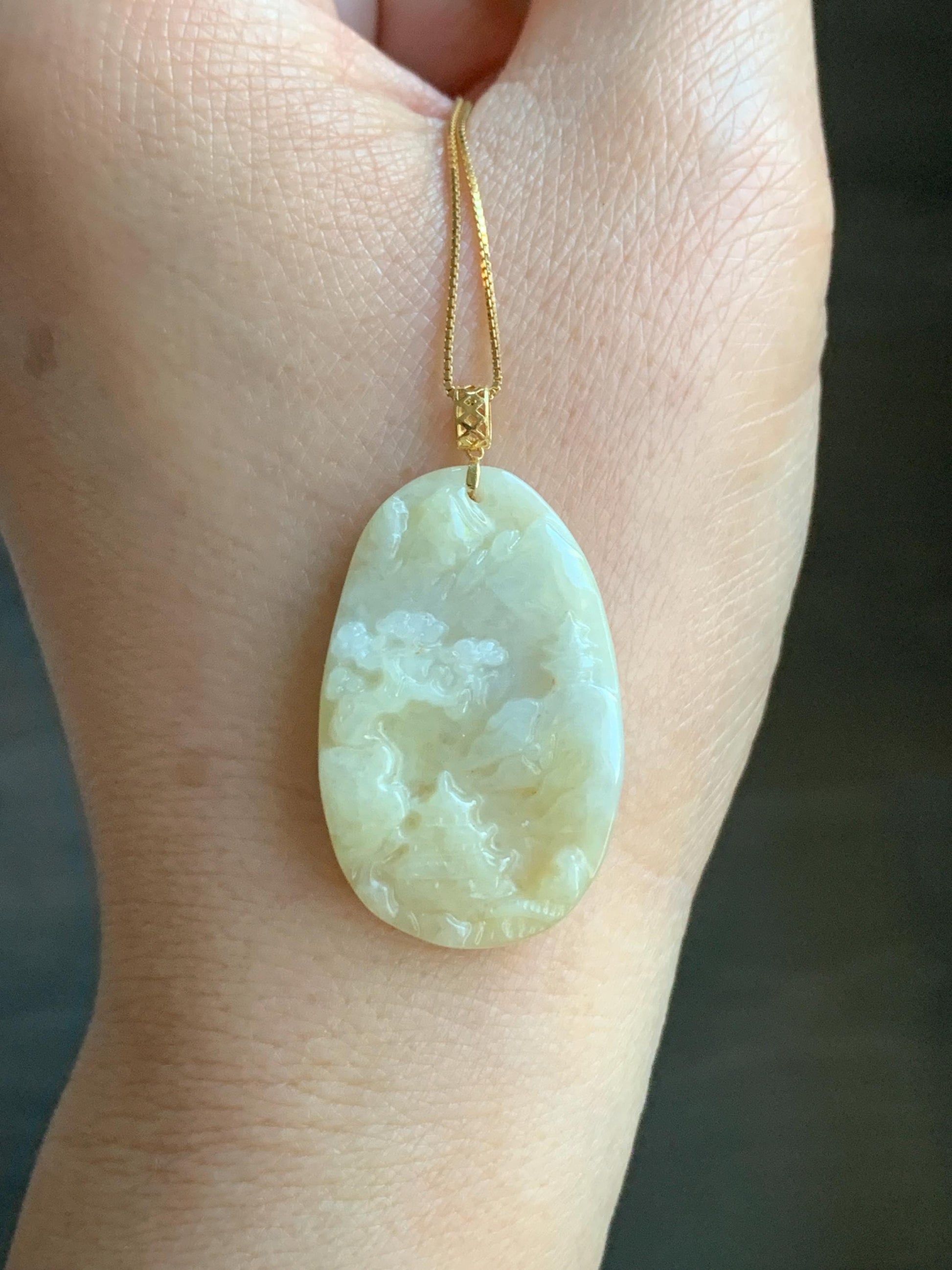 Natural Burmese Translucent Light Beige & Yellow Marbled Jadeite Shan Shui Pai Landscape Pendant 18K Yellow Gold 6g 天然缅甸飘黄翡翠山水牌吊坠
