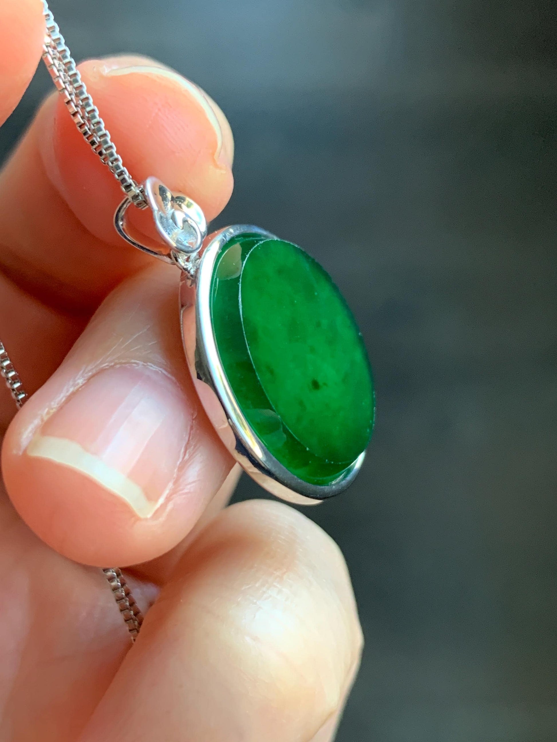 Certified Natural Guatemalan Icy Translucent Vibrant Green Jadeite Round Wu Shi Pai Pendant Sterling Silver 4.87g 天然冰危绿翡翠无事牌镶嵌吊坠 7421