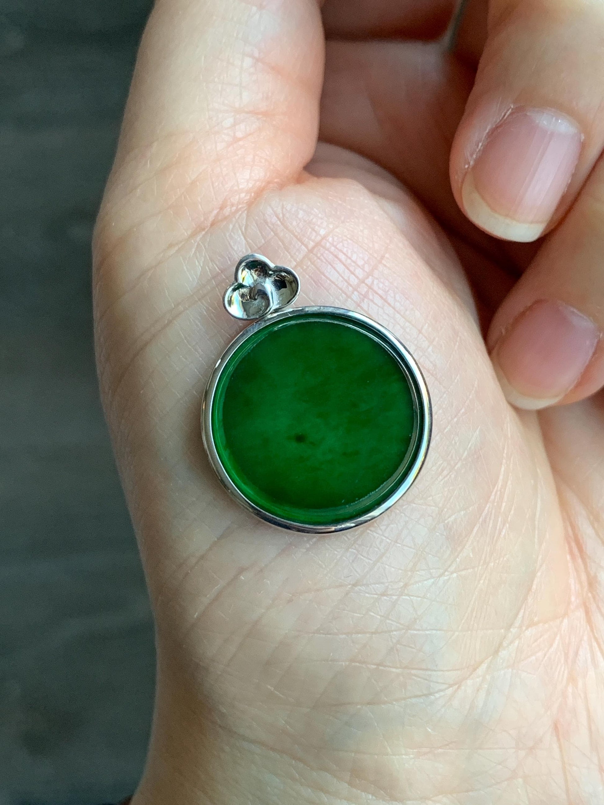 Certified Natural Guatemalan Icy Translucent Vibrant Green Jadeite Round Wu Shi Pai Pendant Sterling Silver 4.87g 天然冰危绿翡翠无事牌镶嵌吊坠 7421