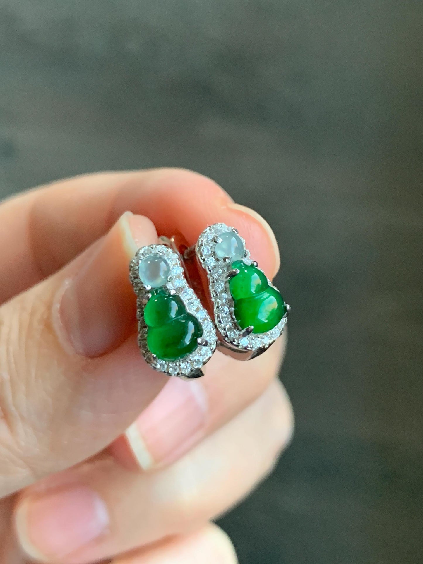 Natural Guatemalan Icy Translucent Vibrant Green & Light Blue Jadeite Hulu/Gourd Huggie Hoop Earrings Sterling Silver 天然冰危绿淡蓝翡翠葫芦银镶耳包