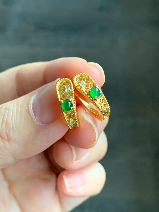 Natural Guatemalan Icy Translucent Vibrant Green Jadeite Hoop Huggie Earrings S925 Sterling Silver Yellow Gold Finish 天然冰危绿翡翠银镶耳包 WLB1028