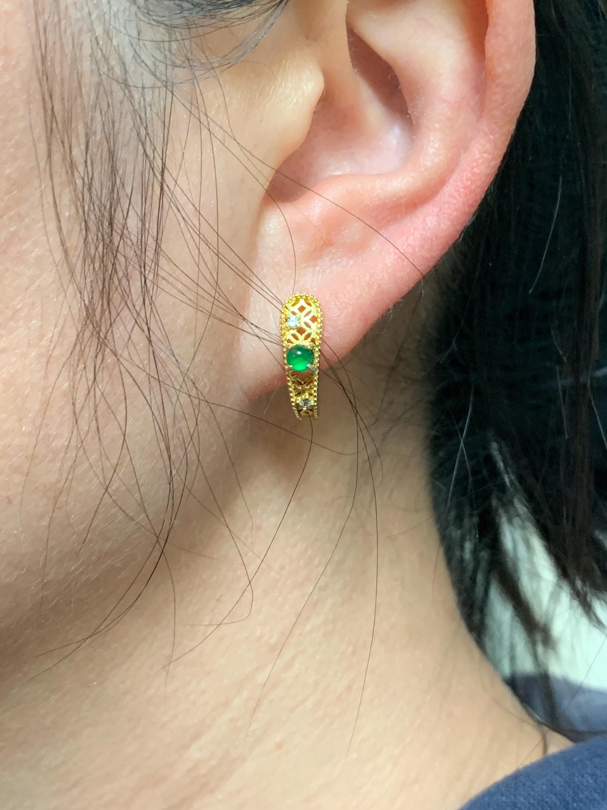 Natural Guatemalan Icy Translucent Vibrant Green Jadeite Hoop Huggie Earrings S925 Sterling Silver Yellow Gold Finish 天然冰危绿翡翠银镶耳包 WLB1028