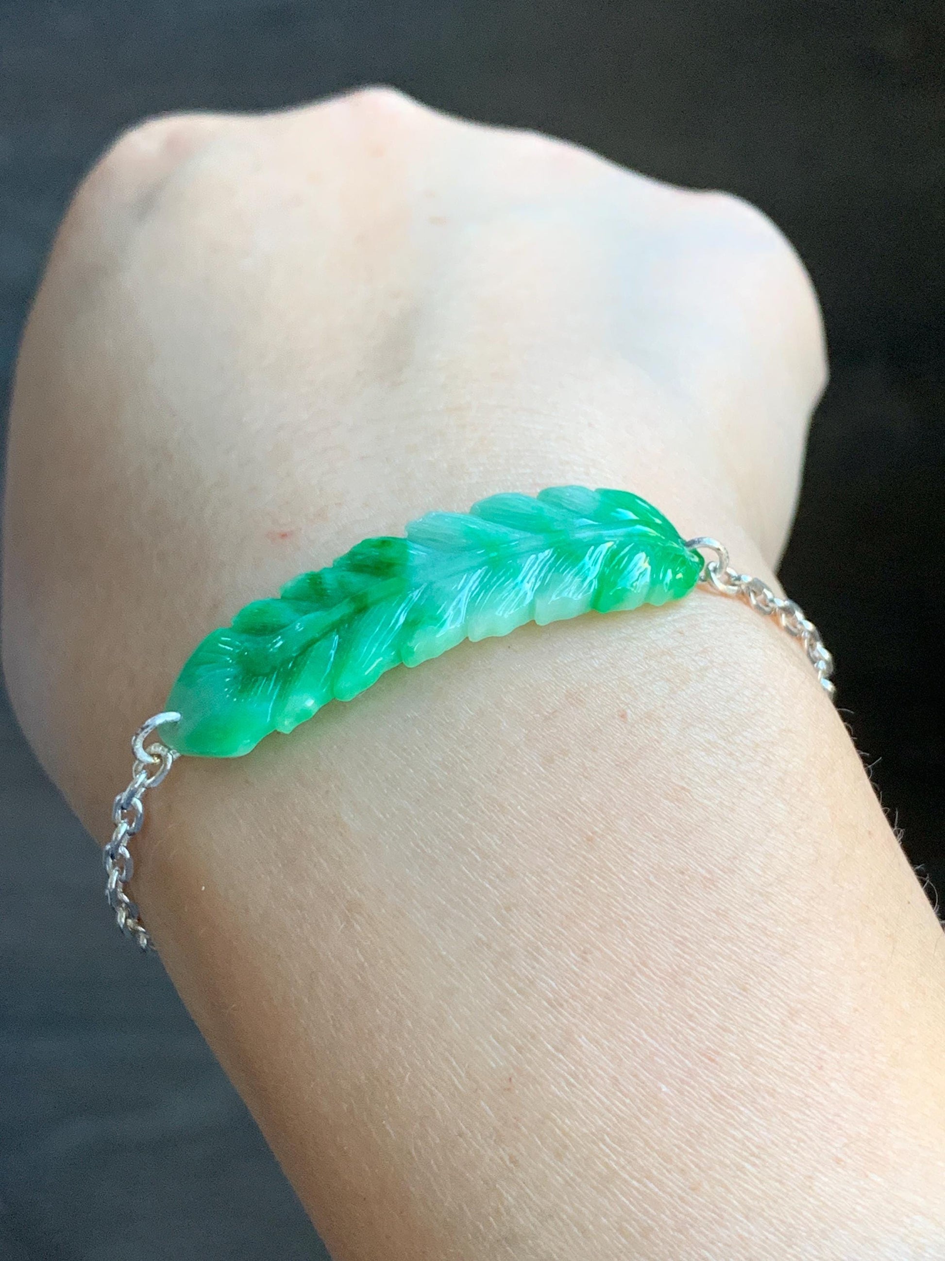 Natural Burmese Translucent Vibrant Green Marbled Jadeite Carved Feather Chain Bracelet 999 Sterling Silver 6.75”-7.75” 5g 天然缅甸辣绿飘花翡翠羽毛足银手链