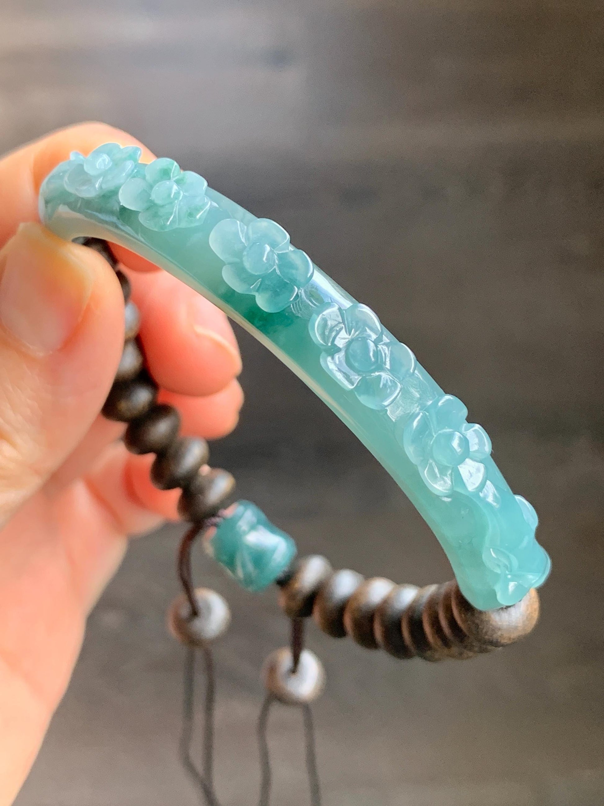 Natural Guatemalan Icy Translucent Teal Blue Jadeite Carved Cherry Blossom Cuff Agarwood Beaded Bracelet 60mm 7.25" 22g 天然冰危蓝飘绿翡翠梅花枝手牌沉香珠手串