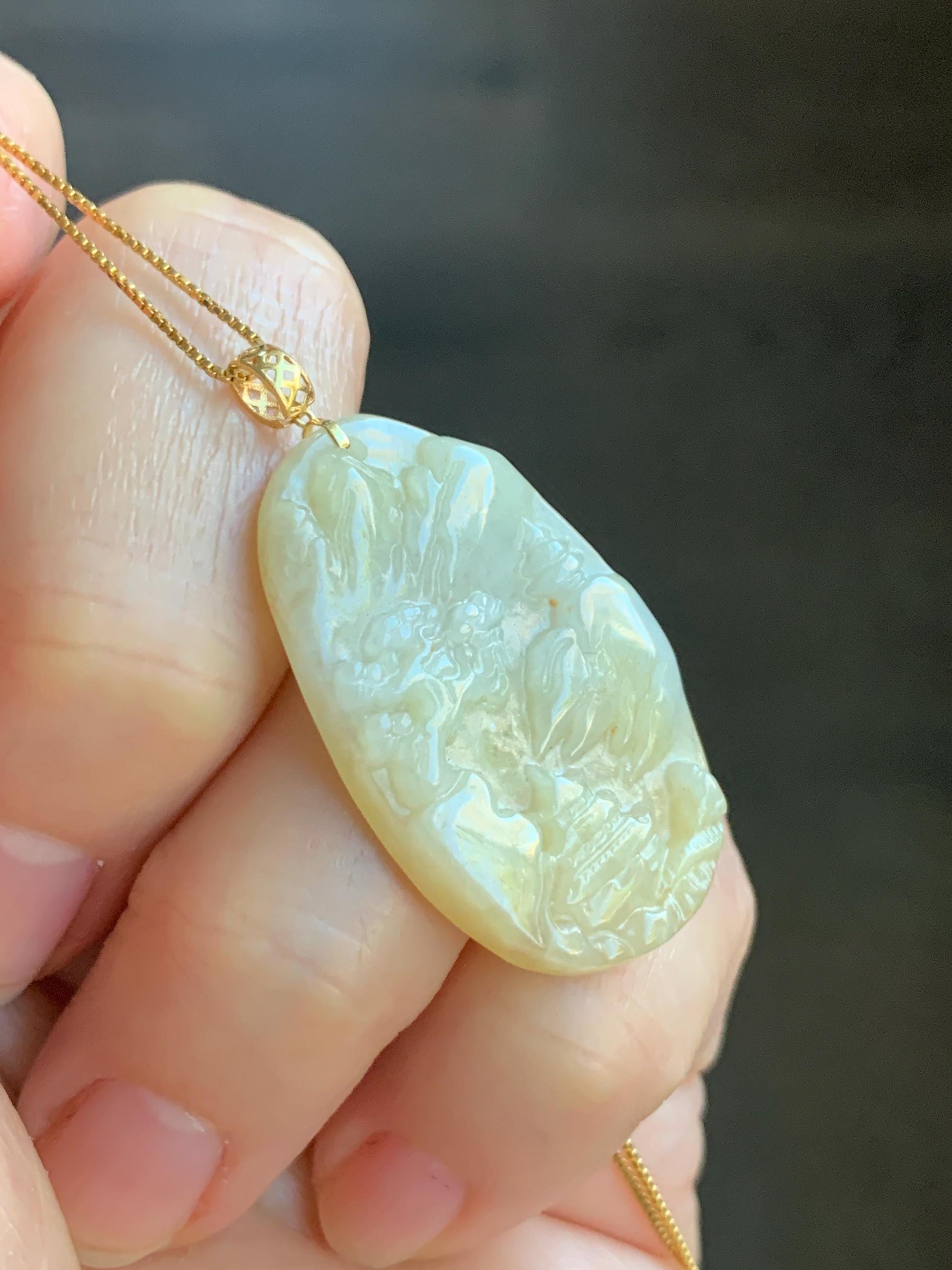 Natural Burmese Translucent Light Beige & Yellow Marbled Jadeite Shan Shui Pai Landscape Pendant 18K Yellow Gold 6g 天然缅甸飘黄翡翠山水牌吊坠