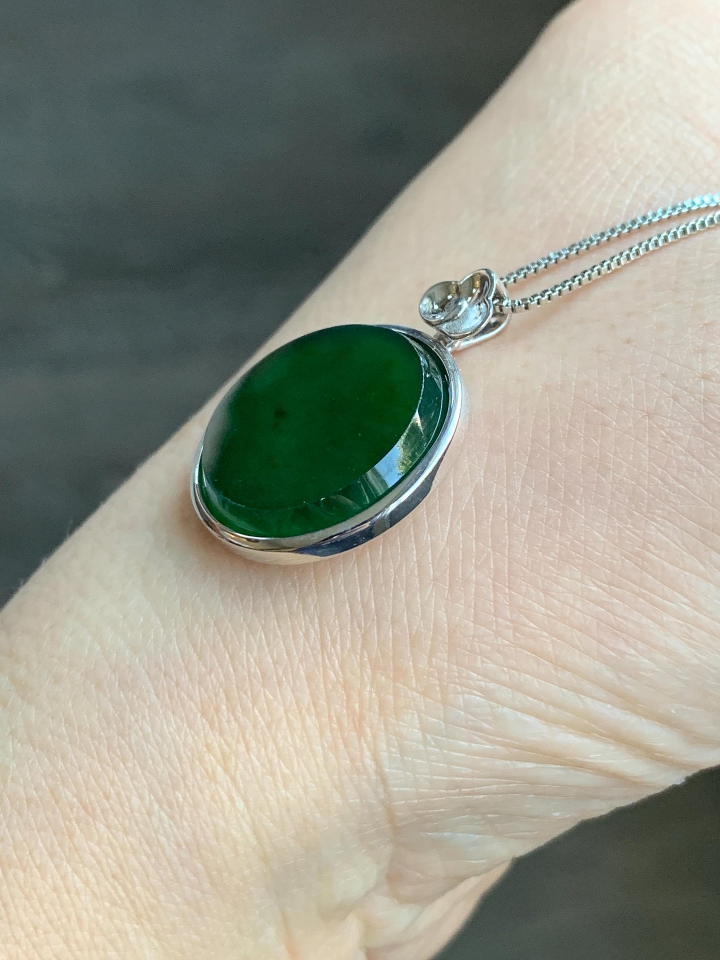 Certified Natural Guatemalan Icy Translucent Vibrant Green Jadeite Round Wu Shi Pai Pendant Sterling Silver 4.87g 天然冰危绿翡翠无事牌镶嵌吊坠 7421