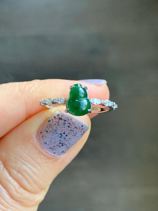 Natural Grade A Icy Translucent Green Jadeite Gourd Hulu Solitaire Ring Sterling Silver Size Adjustable 天然冰危绿翡翠葫芦蛋面银镶戒指 HL50