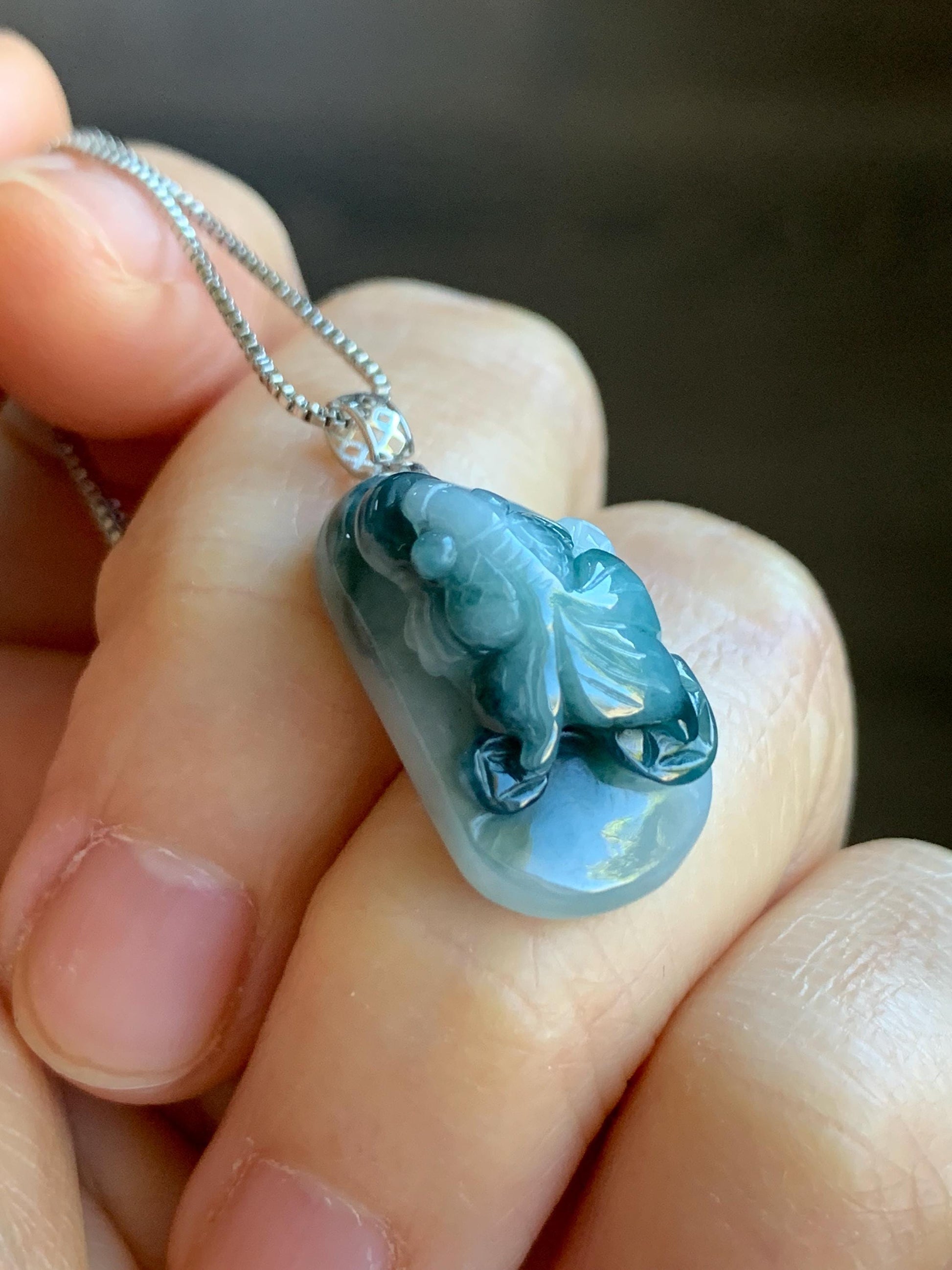 Natural Grade A Icy Translucent Dark Teal Green Marbled Jadeite Carved Goldfish Pendant Solid 18K White Gold 4g 天然冰飘蓝花翡翠金鱼满堂镶嵌吊坠