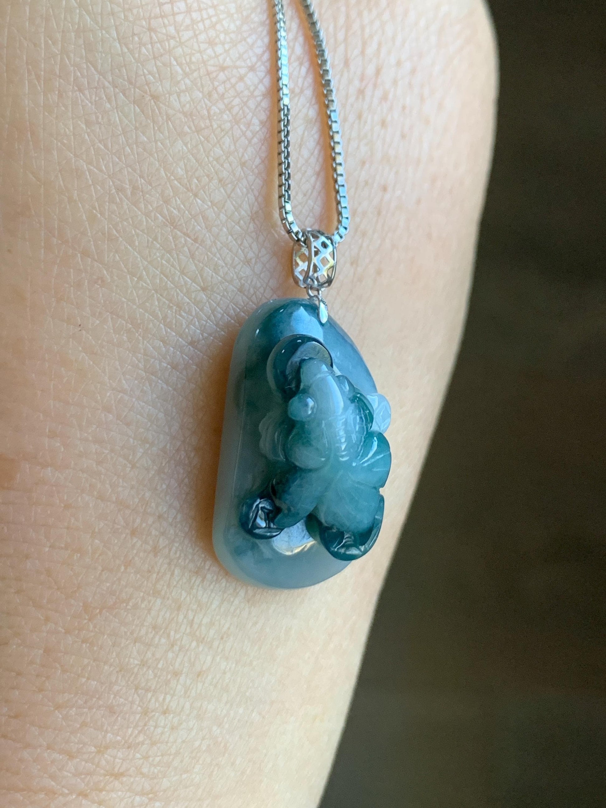Natural Grade A Icy Translucent Dark Teal Green Marbled Jadeite Carved Goldfish Pendant Solid 18K White Gold 4g 天然冰飘蓝花翡翠金鱼满堂镶嵌吊坠