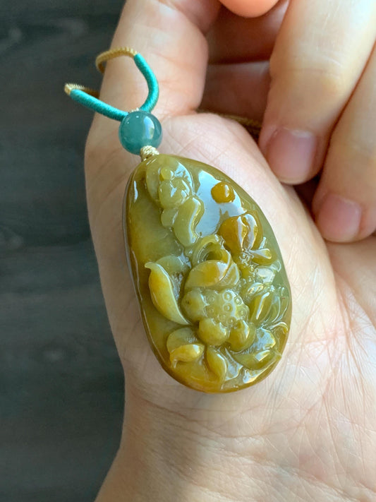 Natural Grade A Icy Translucent Intense Yellow Marbled Jadeite Lotus Flower & Chanting Monk Pendant Rope Necklace 25” 27g 天然冰危油黄翡翠梅花鹿吊坠挂件