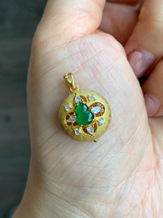 Natural Guatemalan Icy Translucent Vibrant Green Jadeite Hulu Gourd Locket Pendant S925 Sterling Silver Yellow Gold Overlay 天然高危冰绿翡翠葫芦镶嵌吊坠
