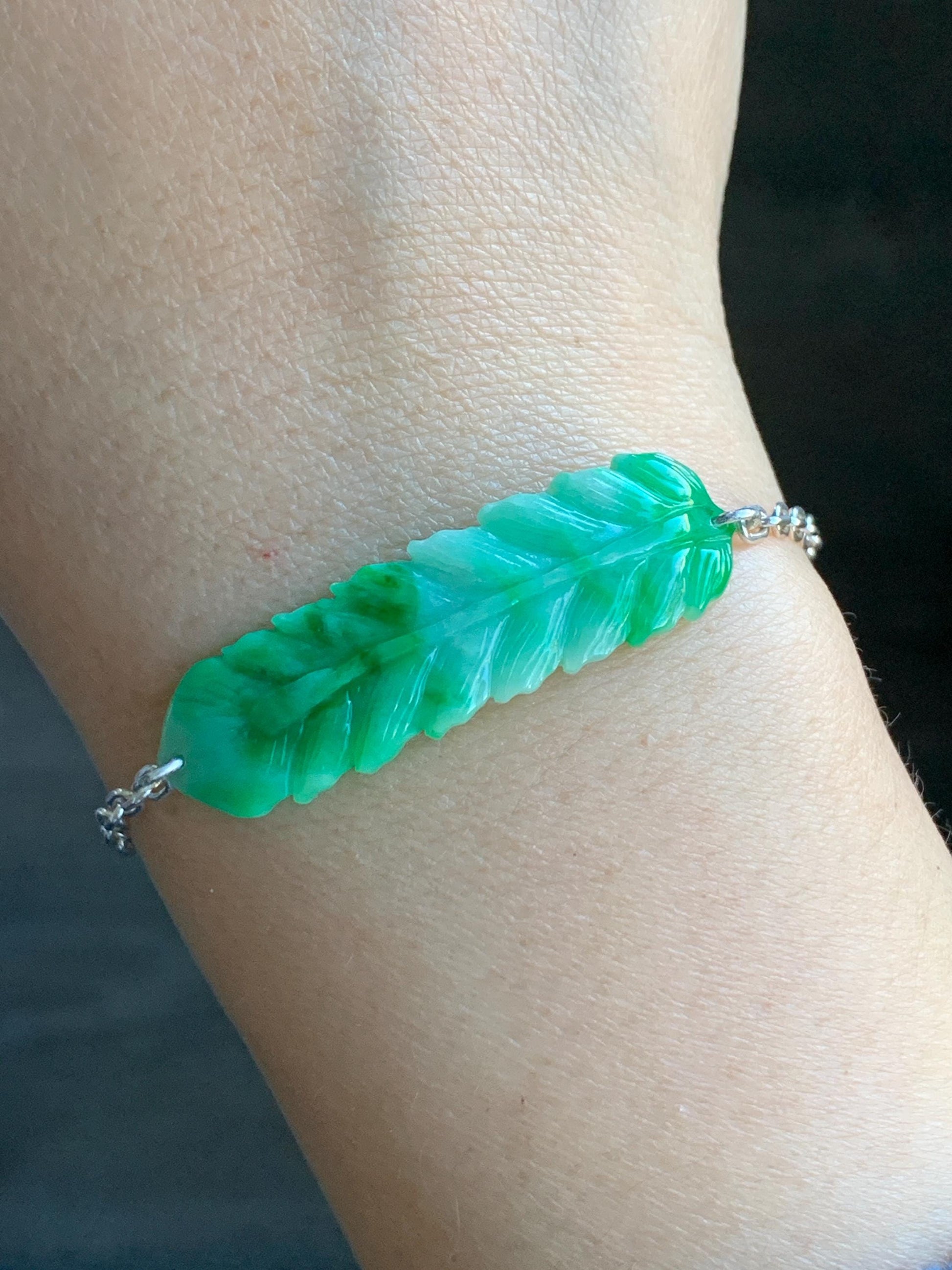 Natural Burmese Translucent Vibrant Green Marbled Jadeite Carved Feather Chain Bracelet 999 Sterling Silver 6.75”-7.75” 5g 天然缅甸辣绿飘花翡翠羽毛足银手链