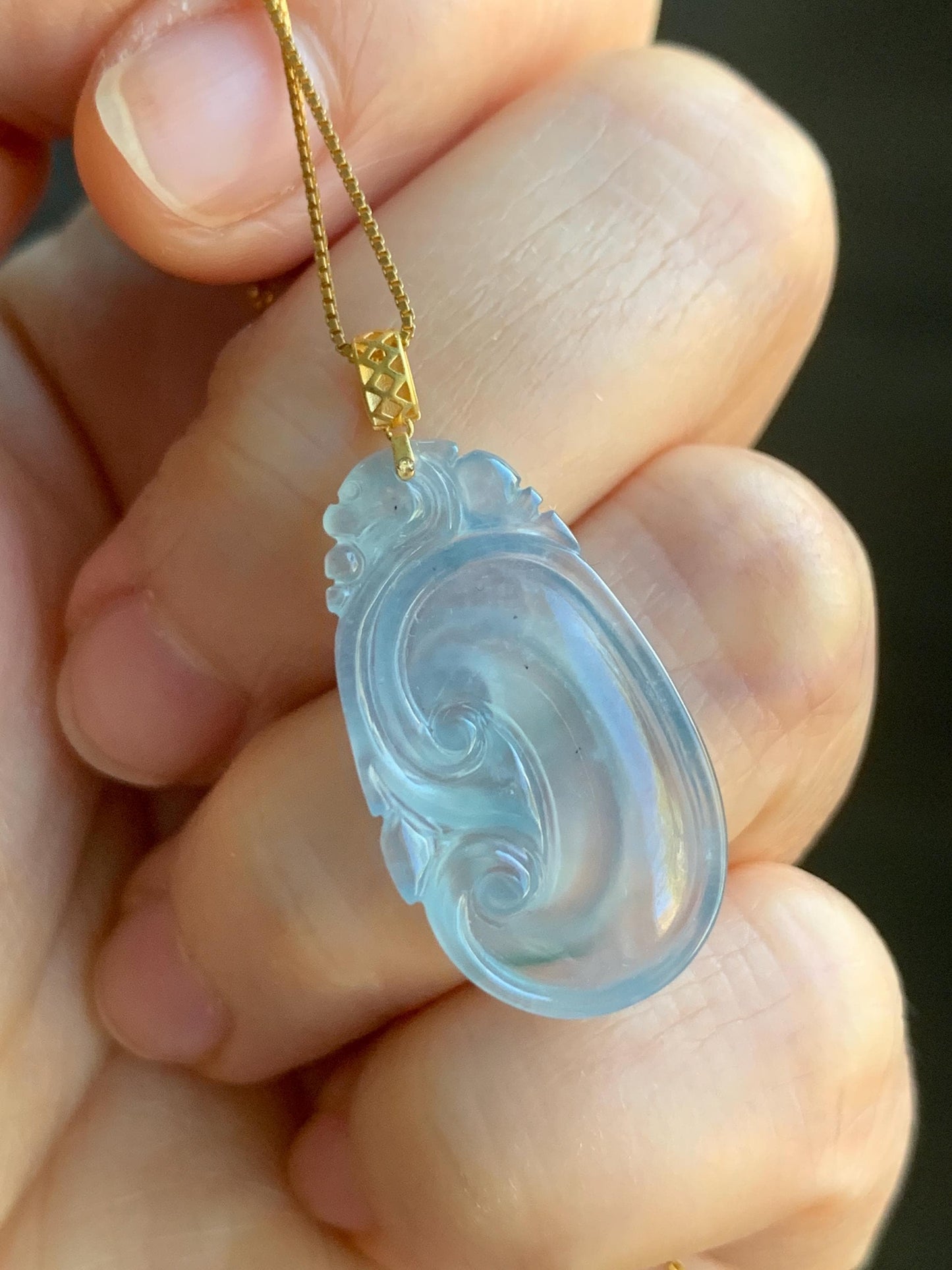 Natural Guatemalan Grade A Icy Highly Translucent Light Purplish Blue Jadeite Ruyi Pendant 18K Yellow Gold 天然老种冰危浅蓝紫起光翡翠如意镶嵌吊坠 D