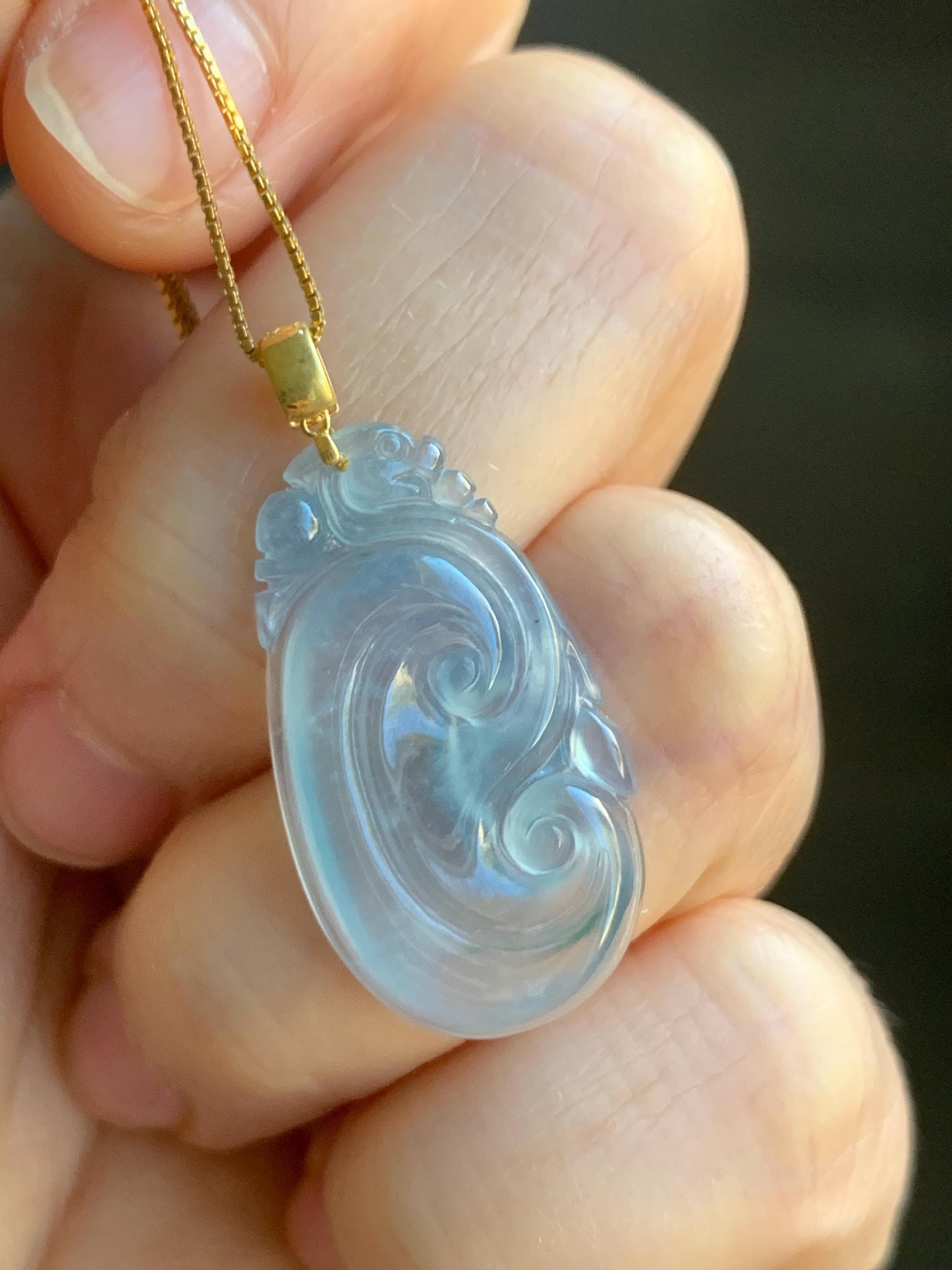 Natural Guatemalan Grade A Icy Highly Translucent Light Purplish Blue Jadeite Ruyi Pendant 18K Yellow Gold 天然老种冰危浅蓝紫起光翡翠如意镶嵌吊坠 D