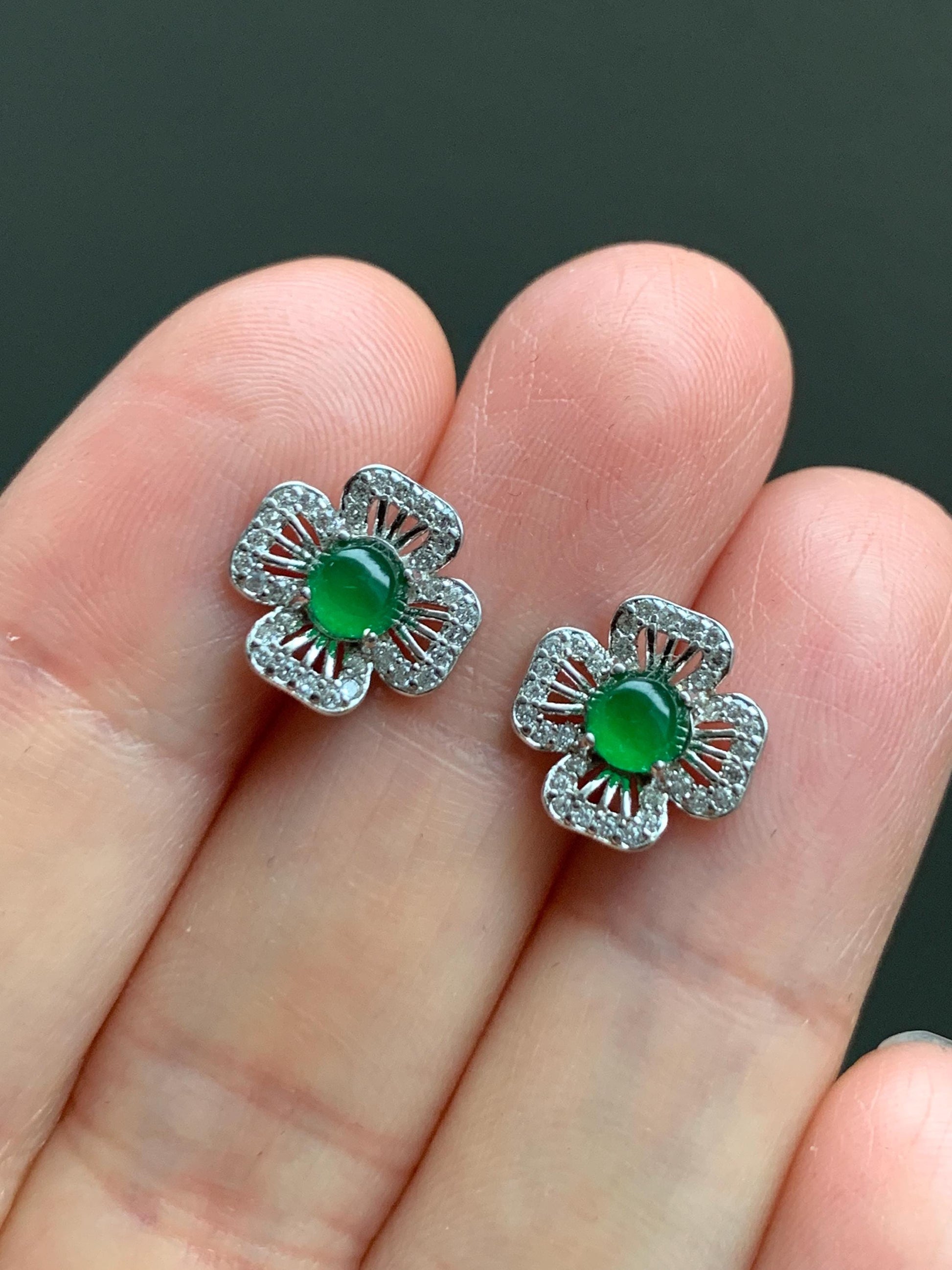 Natural Guatemalan Grade A Icy Highly Translucent Vibrant Green Jadeite Round Stud Earrings Sterling Silver 天然冰危绿翡翠蛋面银镶耳钉
