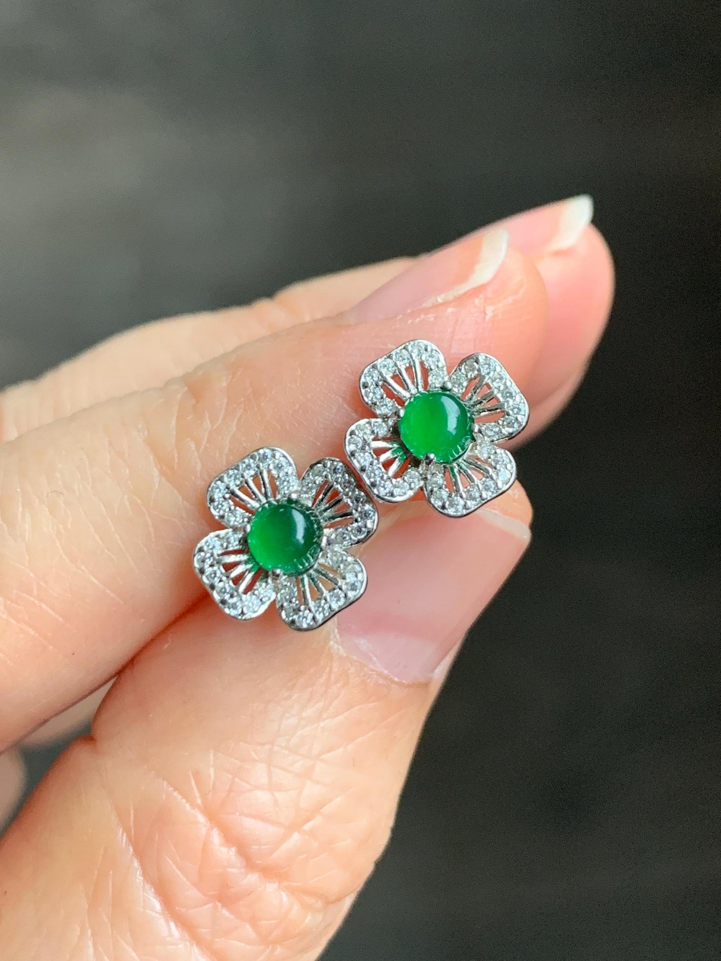 Natural Guatemalan Grade A Icy Highly Translucent Vibrant Green Jadeite Round Stud Earrings Sterling Silver 天然冰危绿翡翠蛋面银镶耳钉