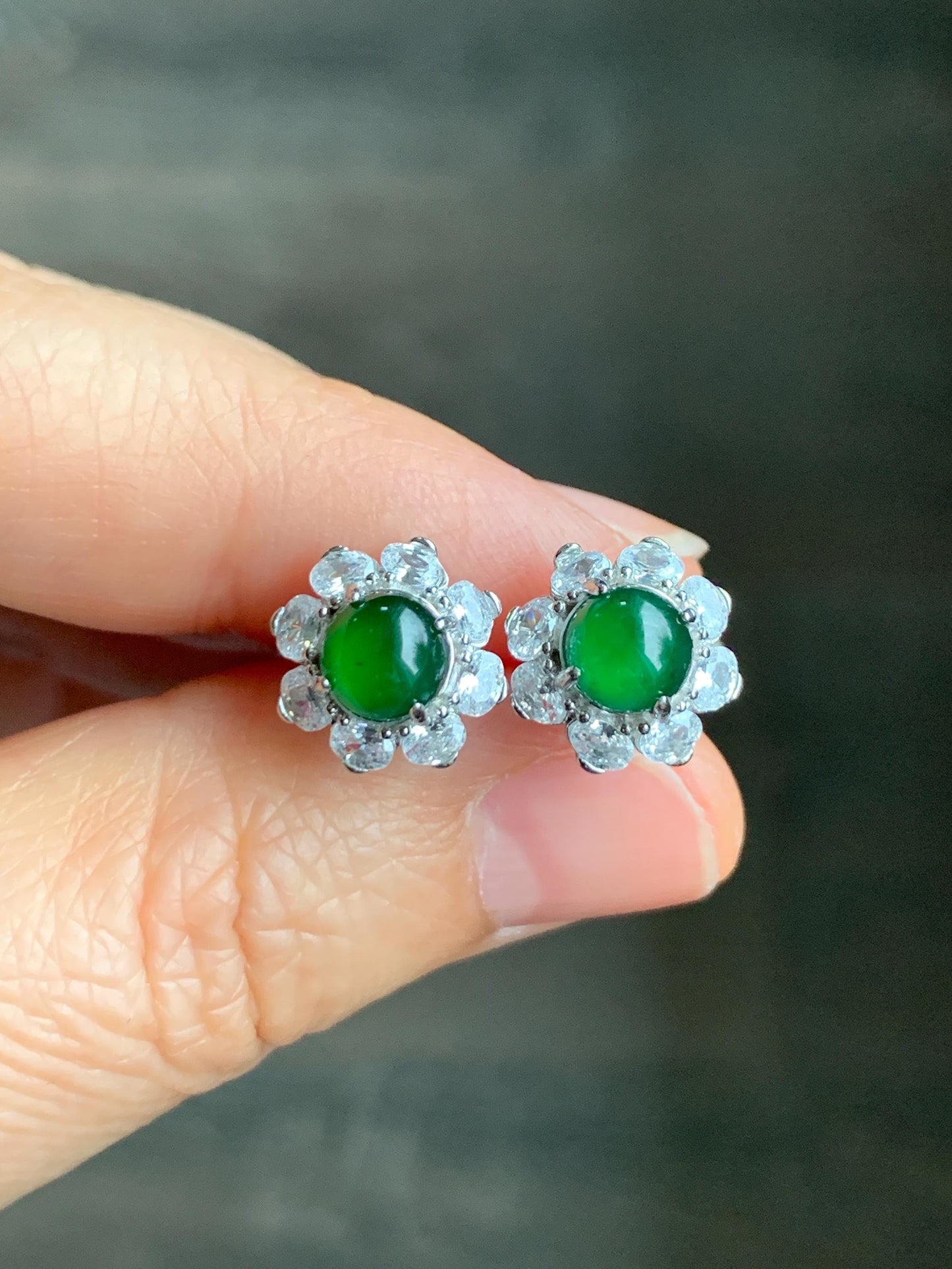 Natural Guatemalan Grade A Icy Highly Translucent Vibrant Green Jadeite Round Stud Earrings Sterling Silver 天然冰危绿翡翠蛋面银镶耳钉 ZHL98