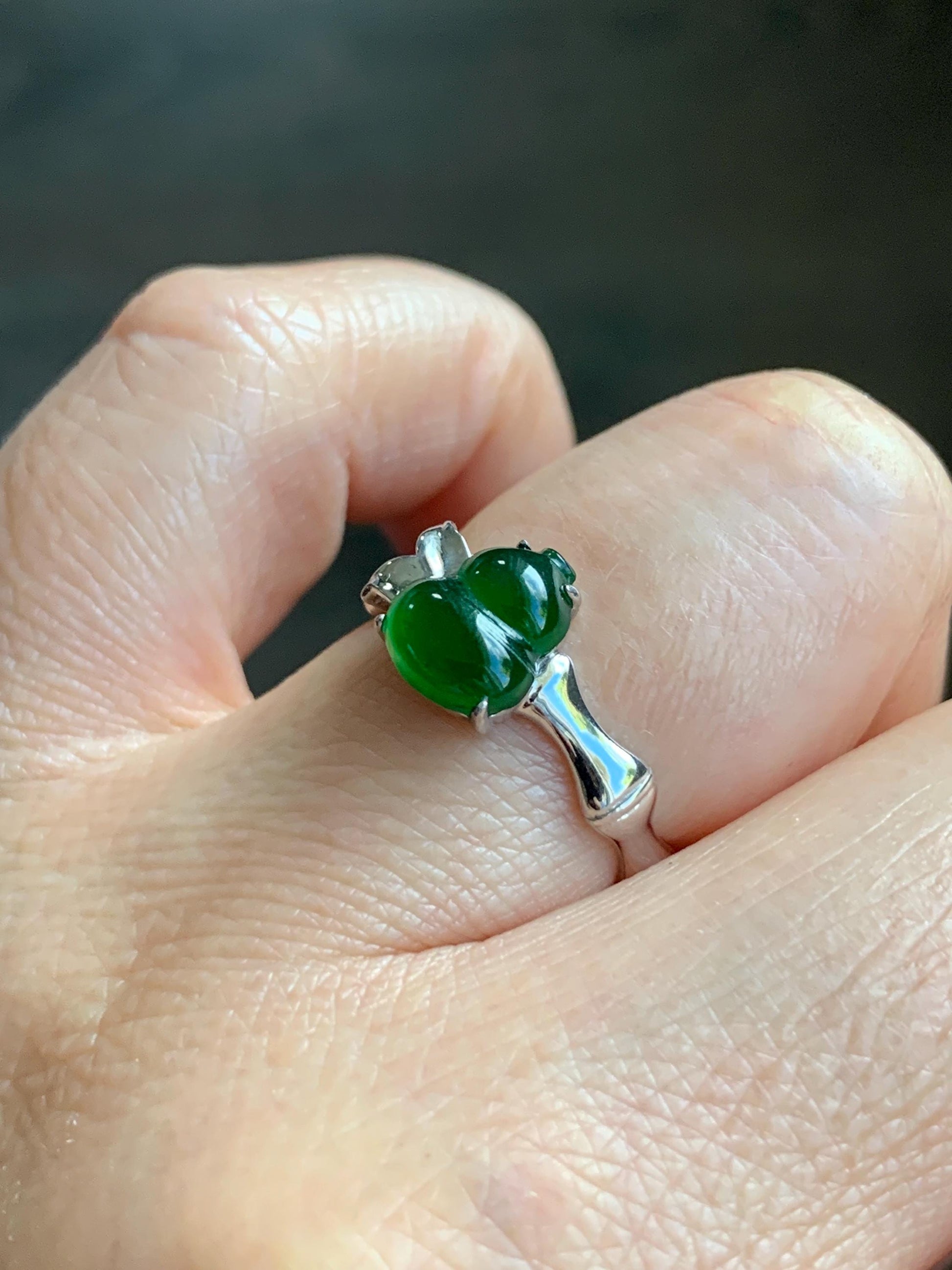 Certified Natural Guatemalan Icy Translucent Vibrant Green Gourd Hulu Jadeite Bamboo Ring Sterling Silver Size 7 US 天然冰胶危绿翡翠葫芦镶嵌竹节款戒指 7392