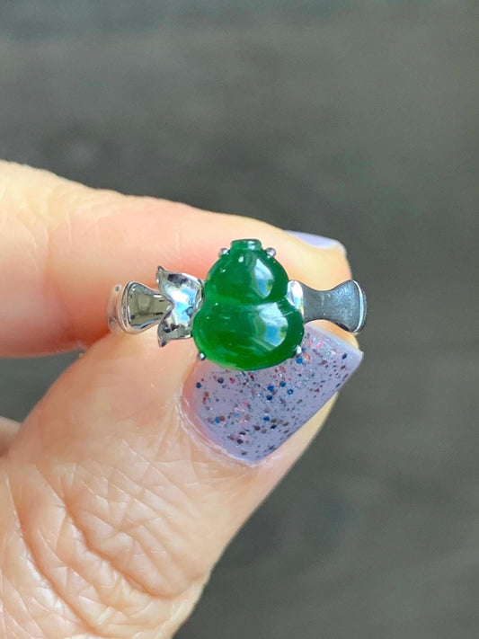 Certified Natural Guatemalan Icy Translucent Vibrant Green Gourd Hulu Jadeite Bamboo Ring Sterling Silver Size 7 US 天然冰胶危绿翡翠葫芦镶嵌竹节款戒指 7392