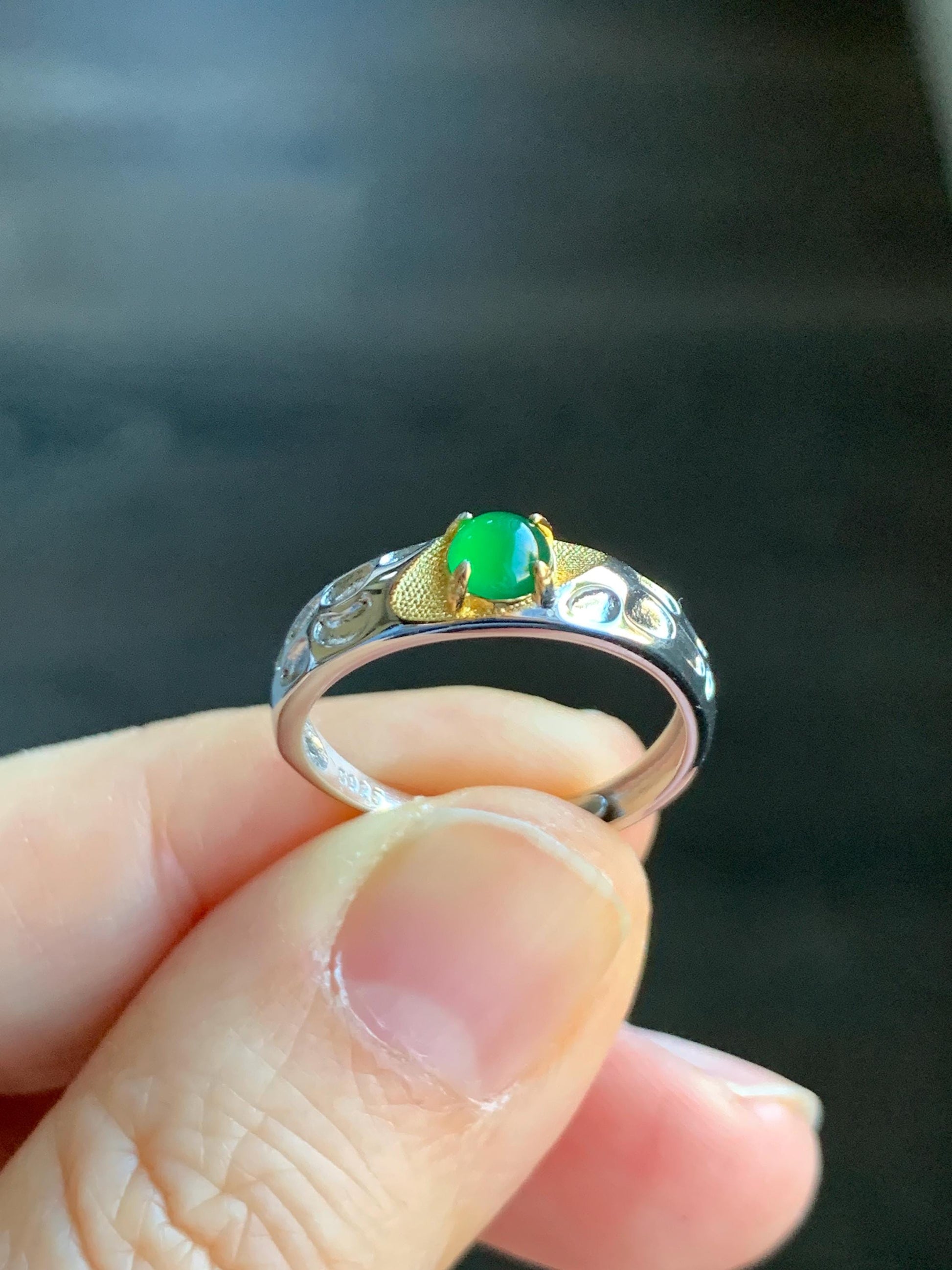 Natural Guatemalan Icy Translucent Vibrant Green Round Jadeite Band Style Ring Two-tone Sterling Silver Size 7 Adjustable 天然冰危绿翡翠银镶戒指 TTB55