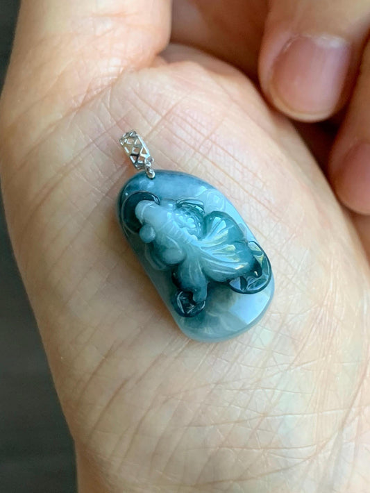 Natural Grade A Icy Translucent Dark Teal Green Marbled Jadeite Carved Goldfish Pendant Solid 18K White Gold 4g 天然冰飘蓝花翡翠金鱼满堂镶嵌吊坠