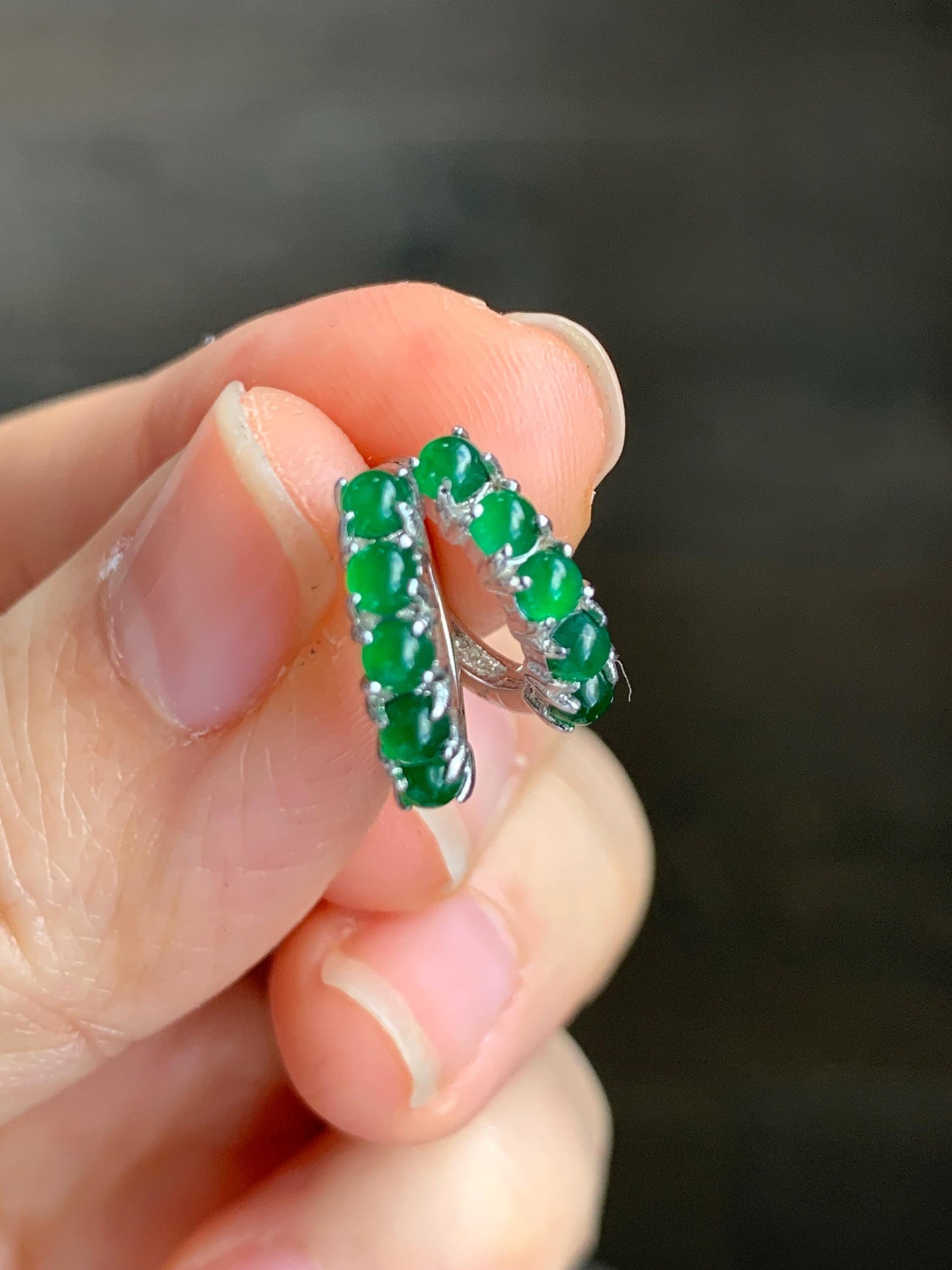 Natural Guatemalan Grade A Icy Translucent Vibrant Green Jadeite Hoop Huggie Earrings Sterling Silver 天然冰危绿翡翠银镶耳包 XEB88