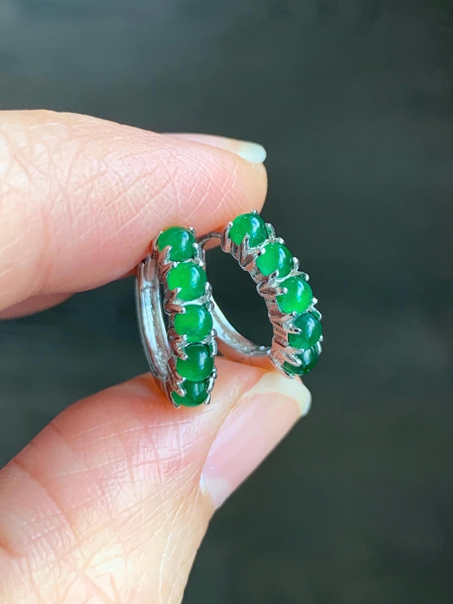 Natural Guatemalan Grade A Icy Translucent Vibrant Green Jadeite Hoop Huggie Earrings Sterling Silver 天然冰危绿翡翠银镶耳包