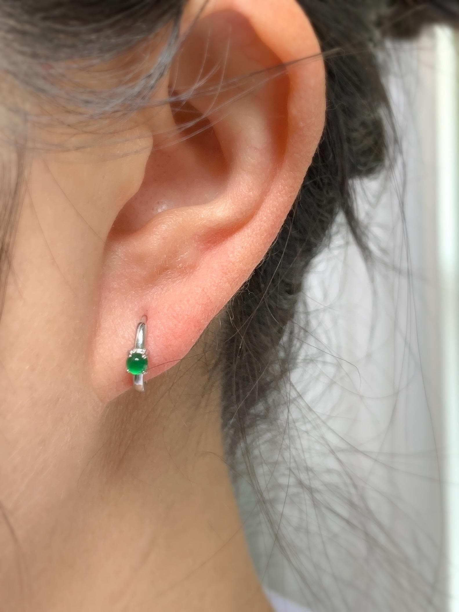 Natural Guatemalan Grade A Icy Translucent Vibrant Green Jadeite Hoop Huggie Earrings Sterling Silver 天然冰危绿翡翠银镶耳包 JDB55