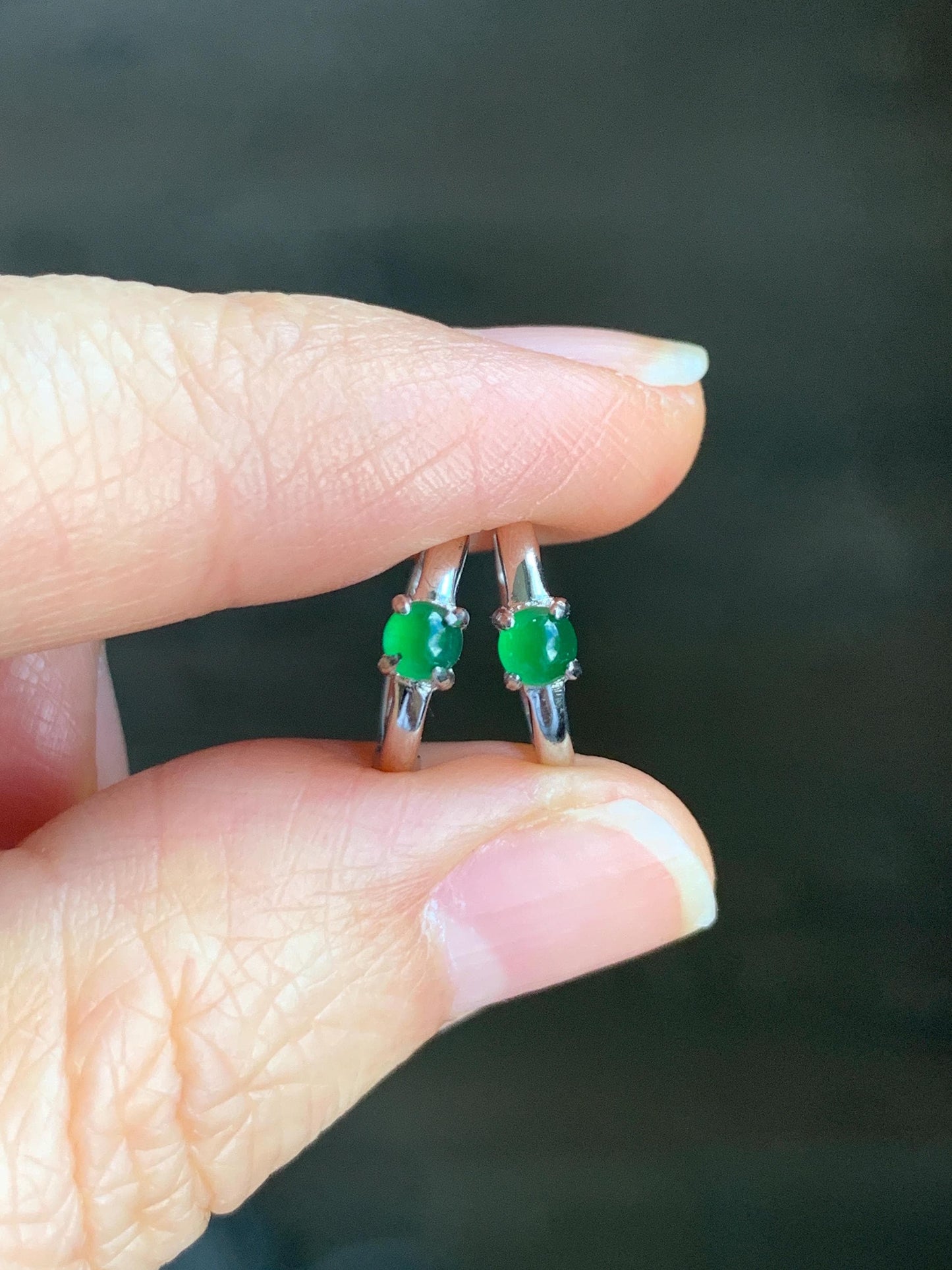 Natural Guatemalan Grade A Icy Translucent Vibrant Green Jadeite Hoop Huggie Earrings Sterling Silver 天然冰危绿翡翠银镶耳包 JDB55