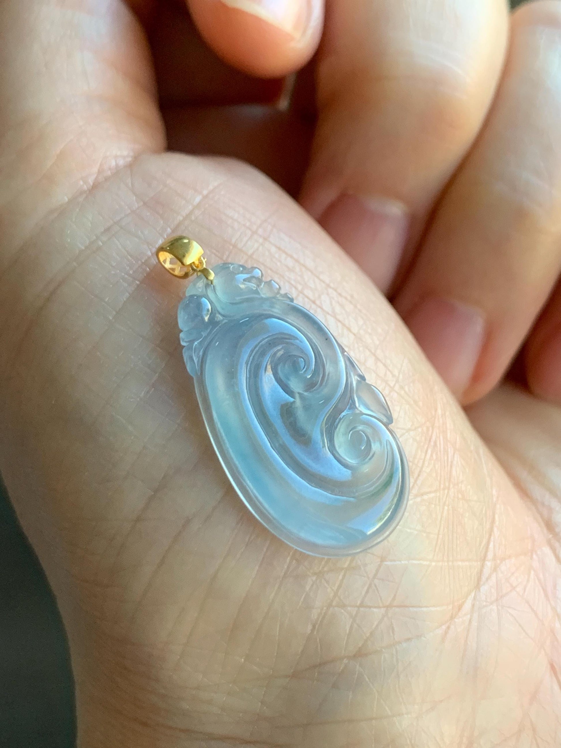 Natural Guatemalan Grade A Icy Highly Translucent Light Purplish Blue Jadeite Ruyi Pendant 18K Yellow Gold 天然老种冰危浅蓝紫起光翡翠如意镶嵌吊坠 D