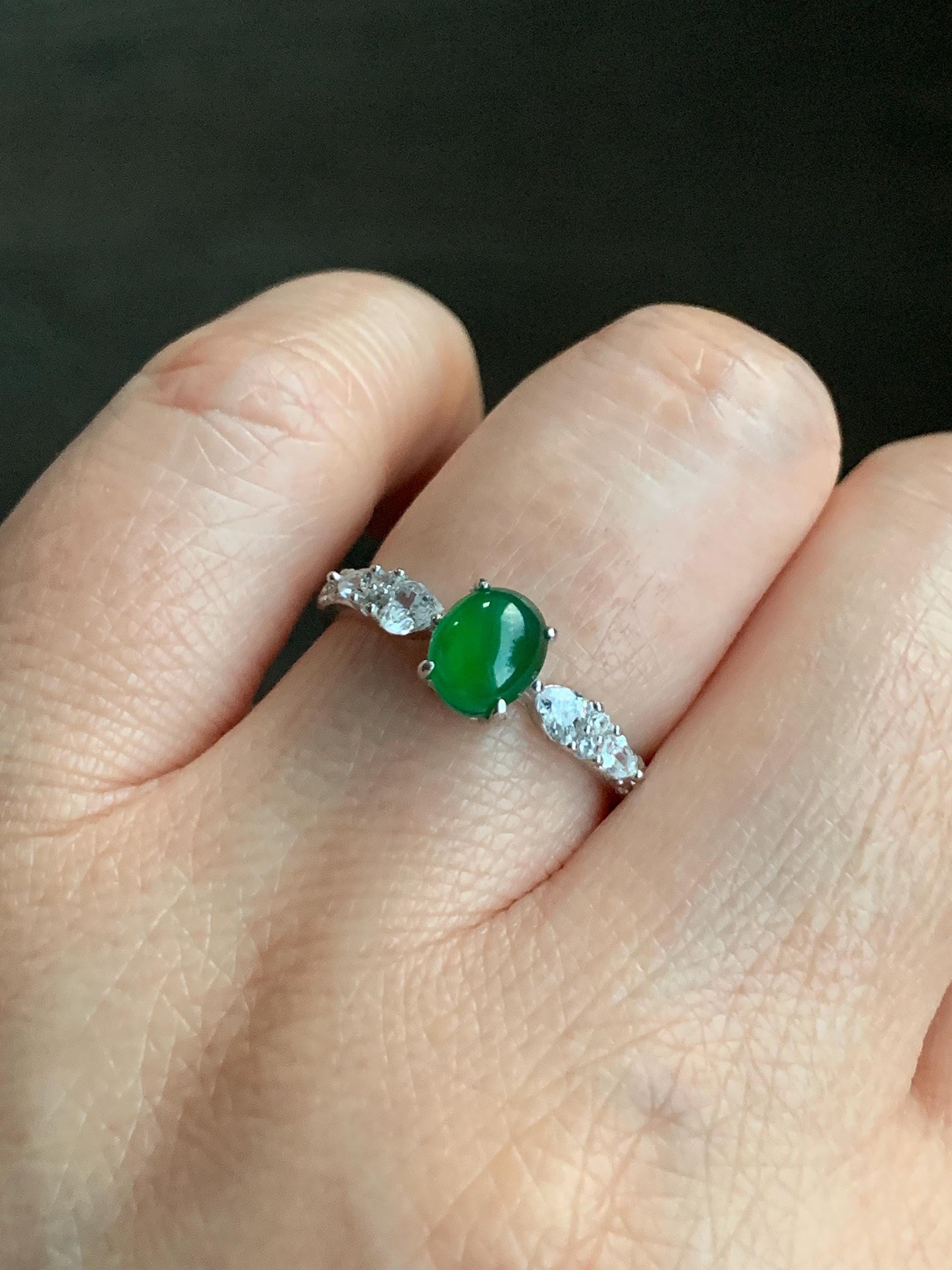 Natural Guatemalan Icy Translucent Vibrant Green Jadeite Oval Cabochon Ring Sterling Silver Size 7 Adjustable 天然冰危绿翡翠银镶戒指 MWL100